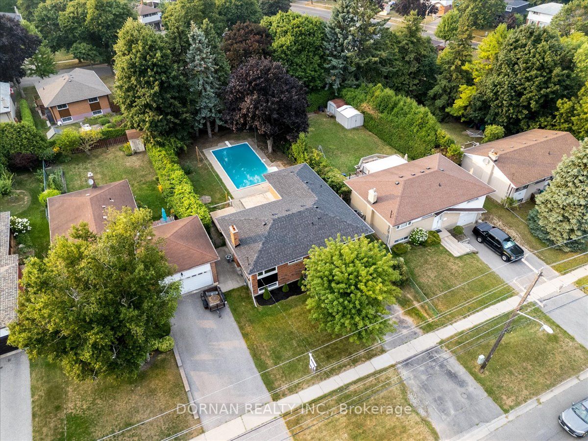 394 Rossland Road E Property Photo 1