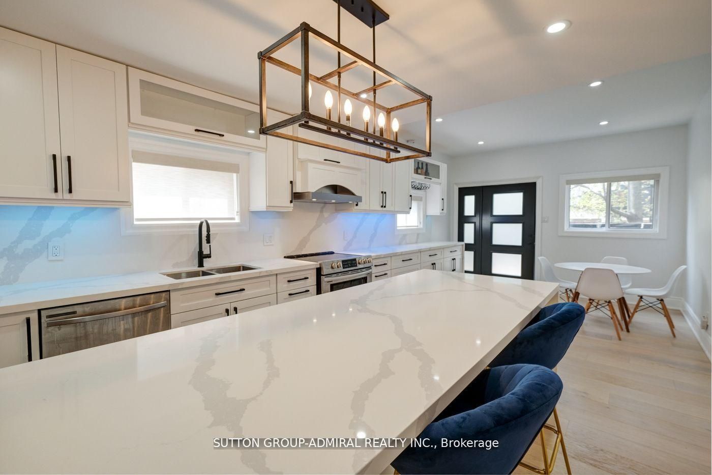 70 Carlaw Avenue Property Photo 1