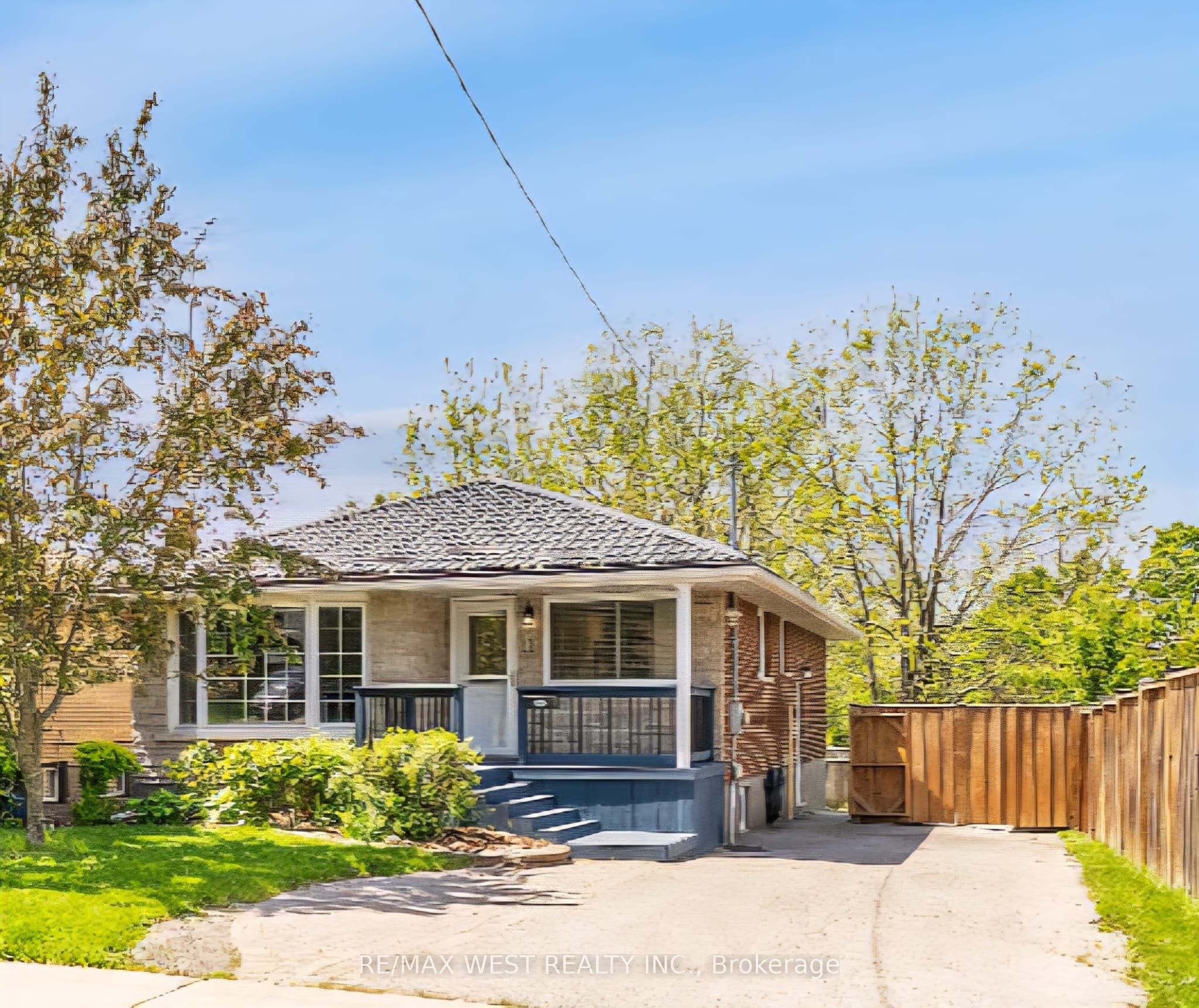 12 Athabasca Street Property Photo 1