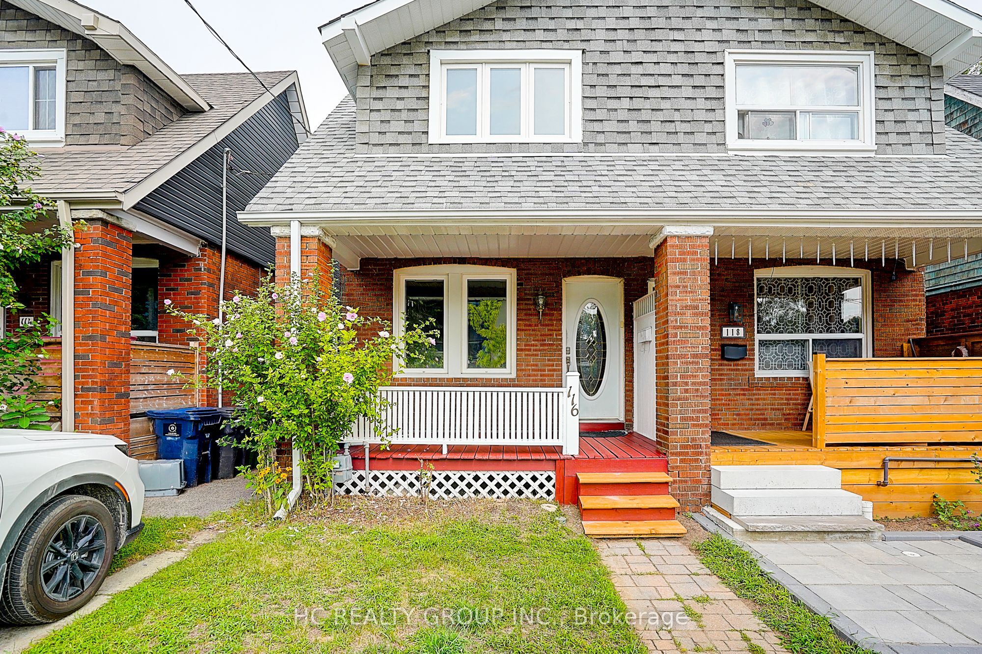 116 Holborne Avenue Property Photo 1