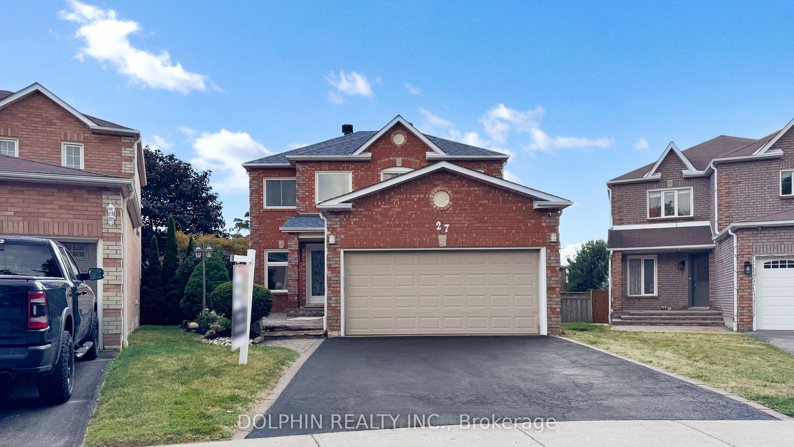 27 Carle Crescent Property Photo 1
