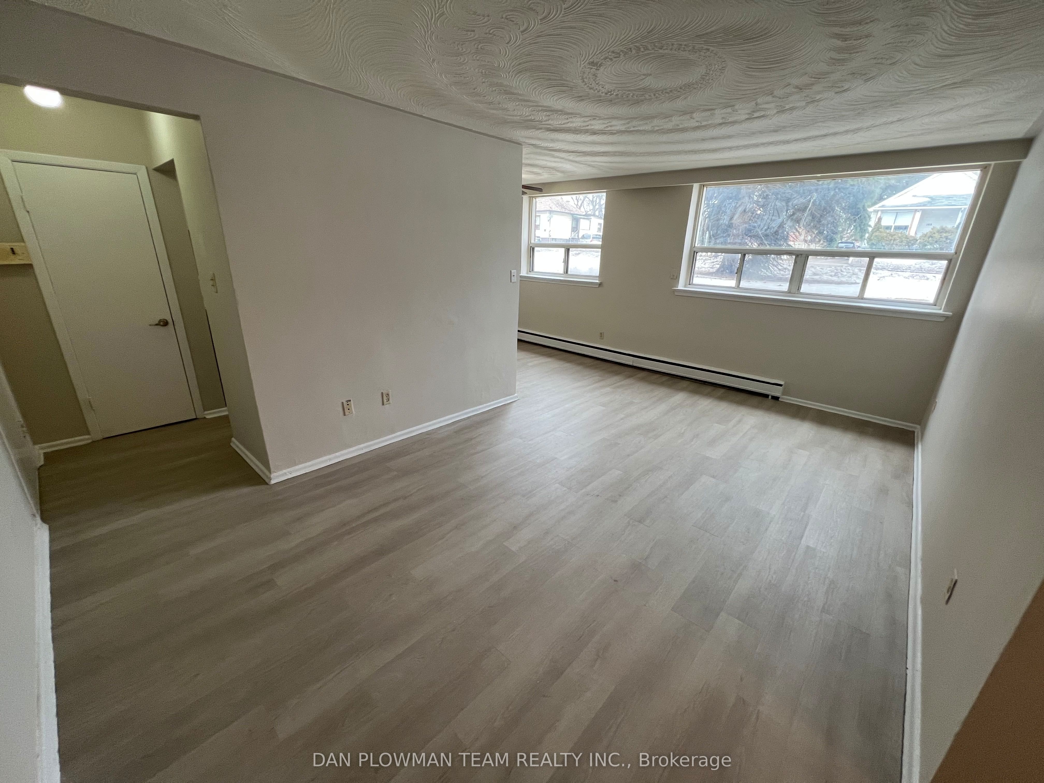 170 Park Rd S Property Photo 1
