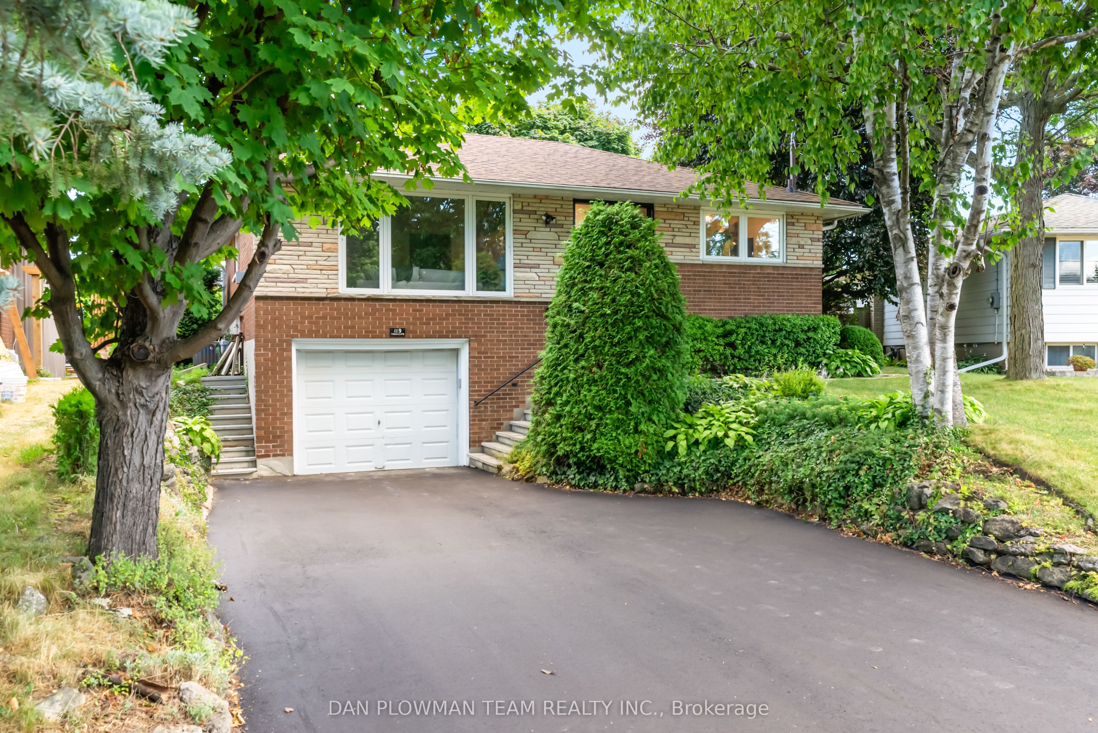 119 Thorncliffe Street Property Photo 1
