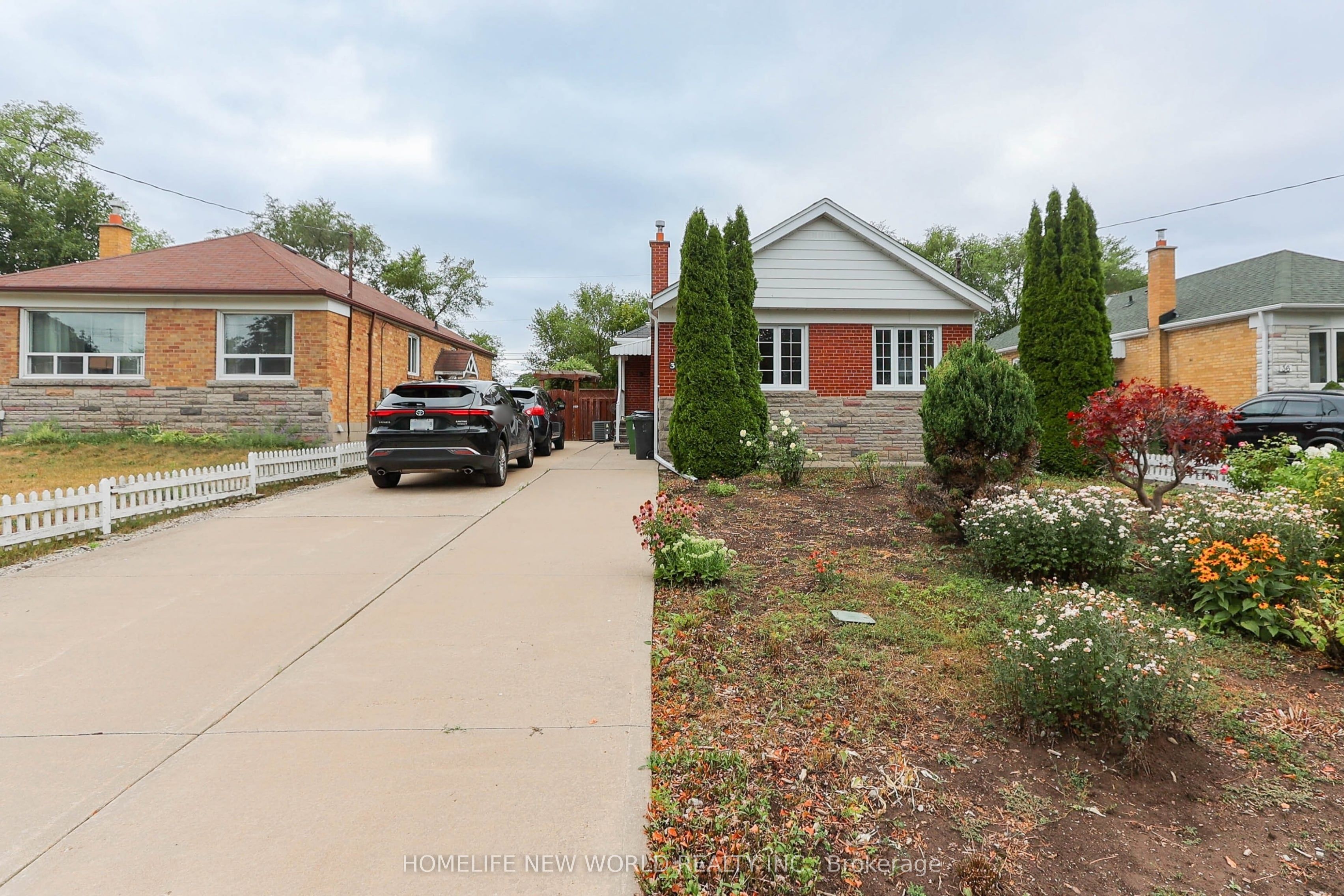 34 Greylawn Crescent Property Photo 2