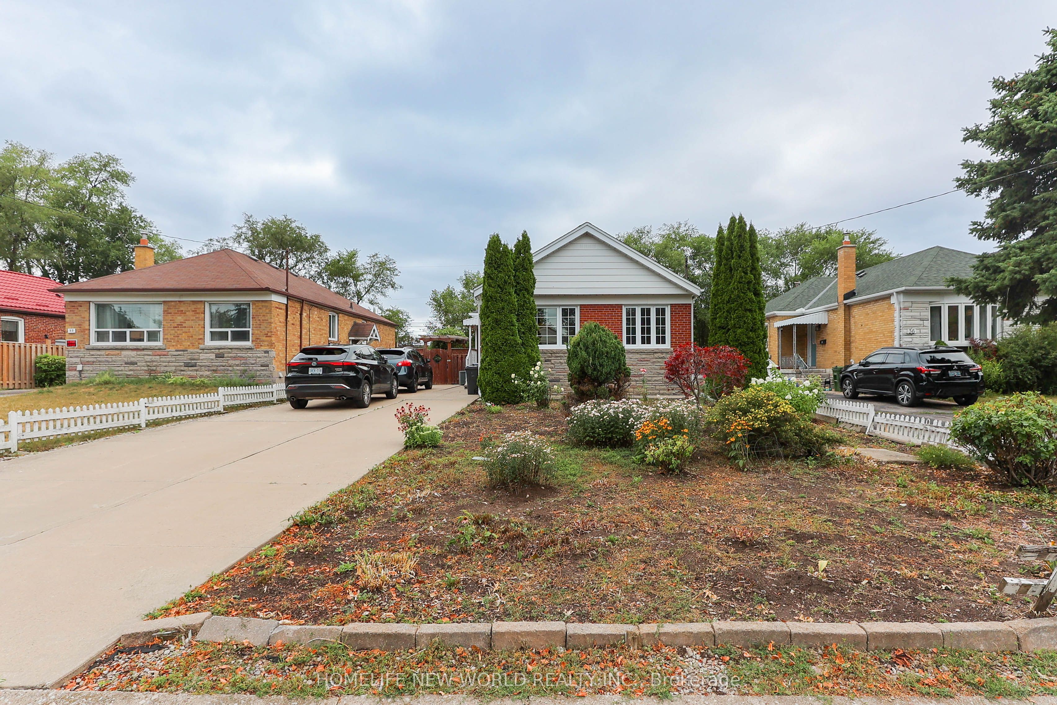 34 Greylawn Crescent Property Photo 3