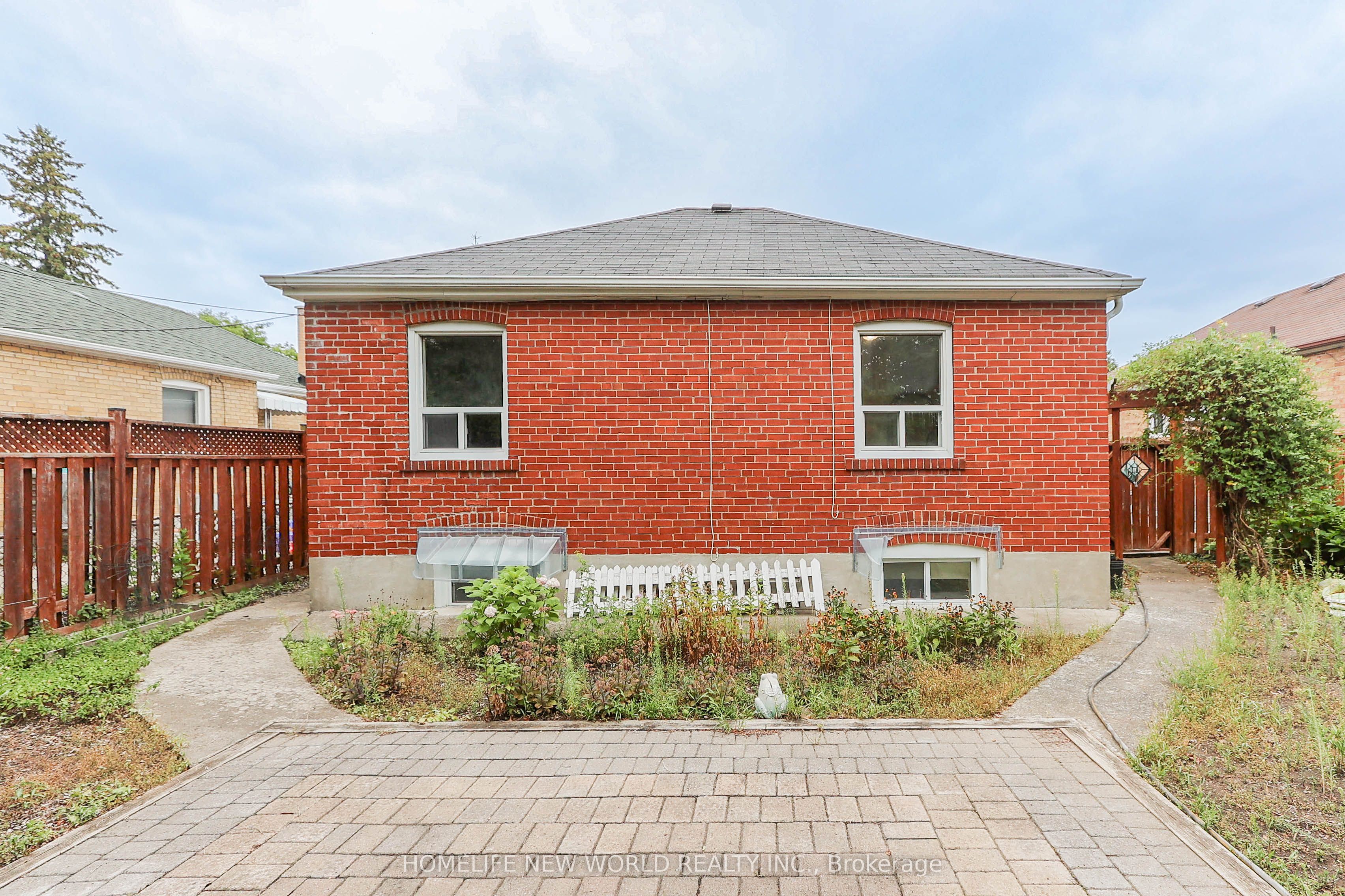 34 Greylawn Crescent Property Photo 10