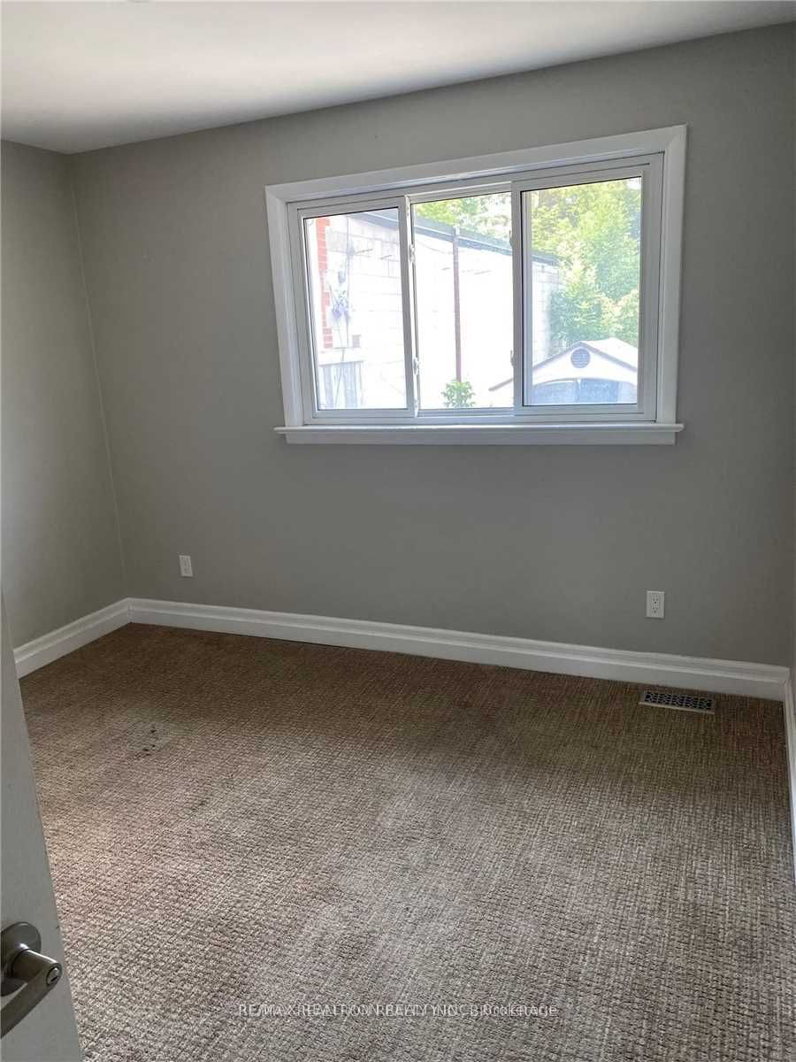 240 Markham Road Main Property Photo 7