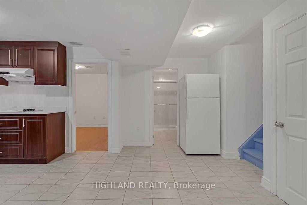 107 Rainier Square Lower Property Photo 5