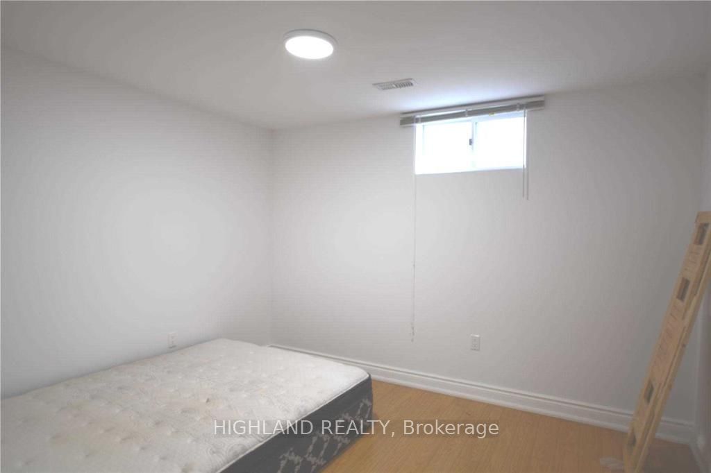 107 Rainier Square Lower Property Photo 7