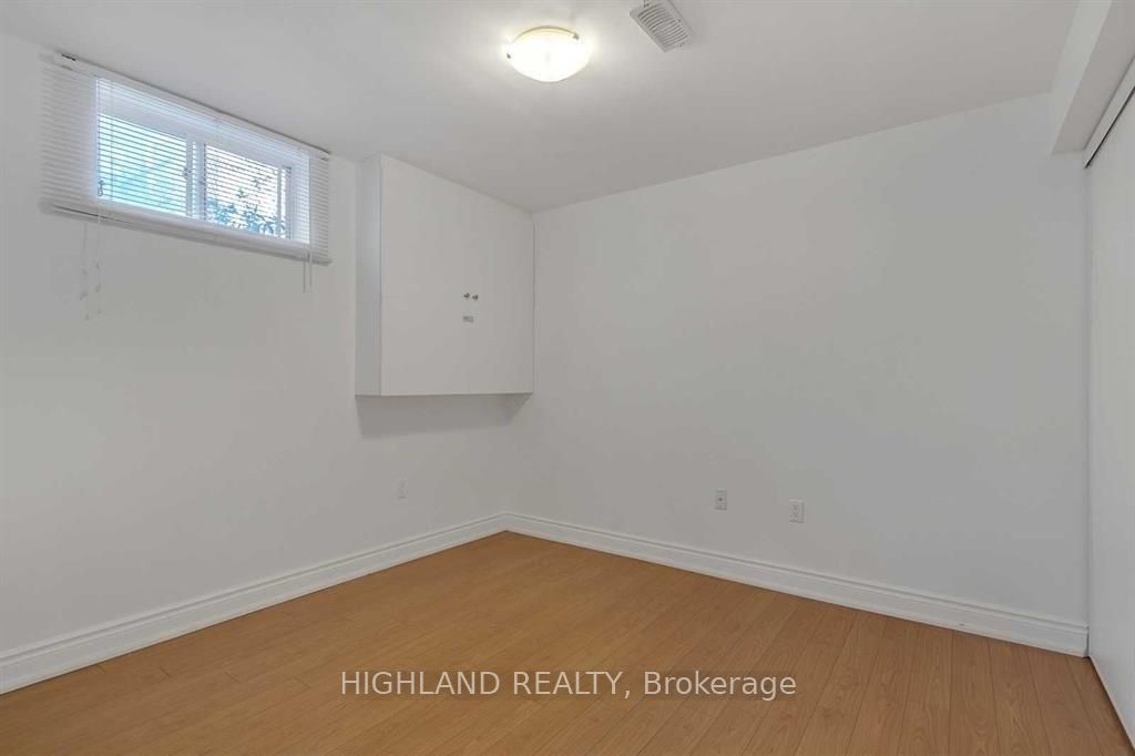 107 Rainier Square Lower Property Photo 10