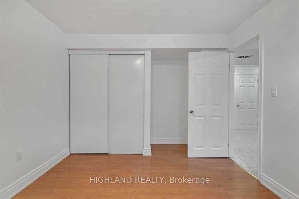 107 Rainier Square Lower Property Photo 11