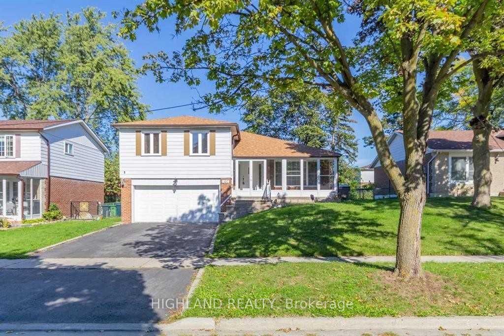 107 Rainier Square Lower Property Photo 14