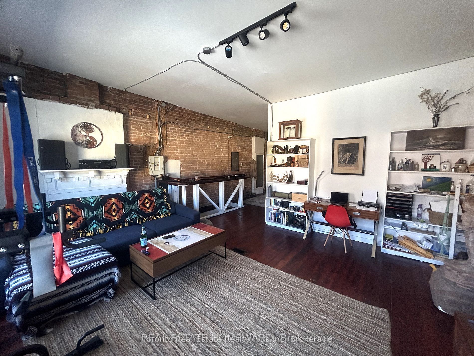 1297 Gerrard Street E A Property Photo 12