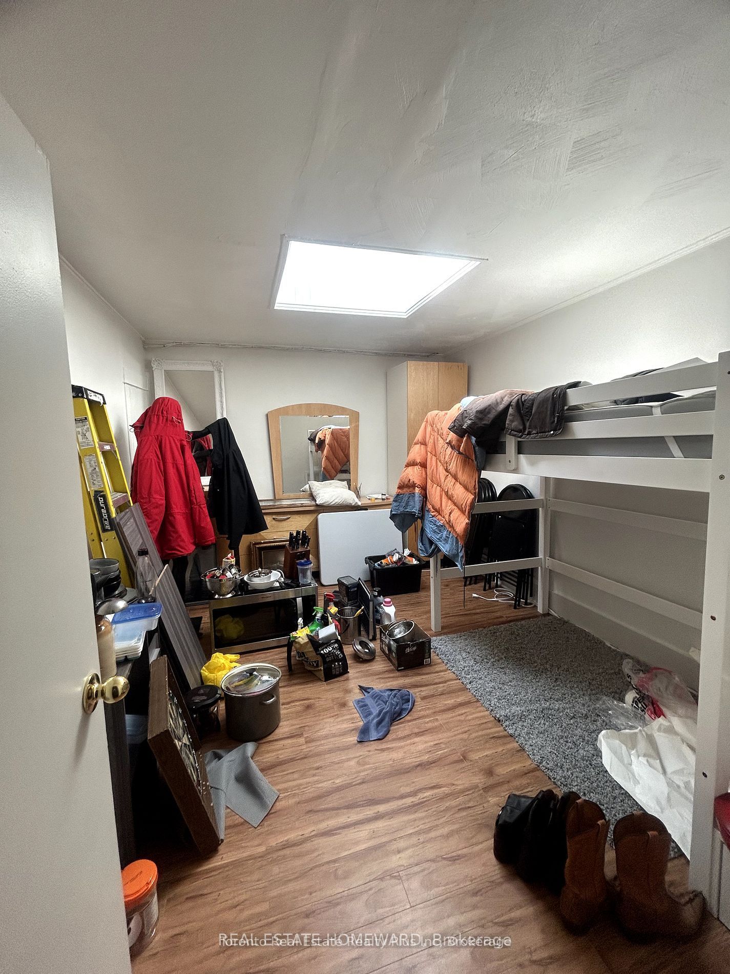 1297 Gerrard Street E A Property Photo 14
