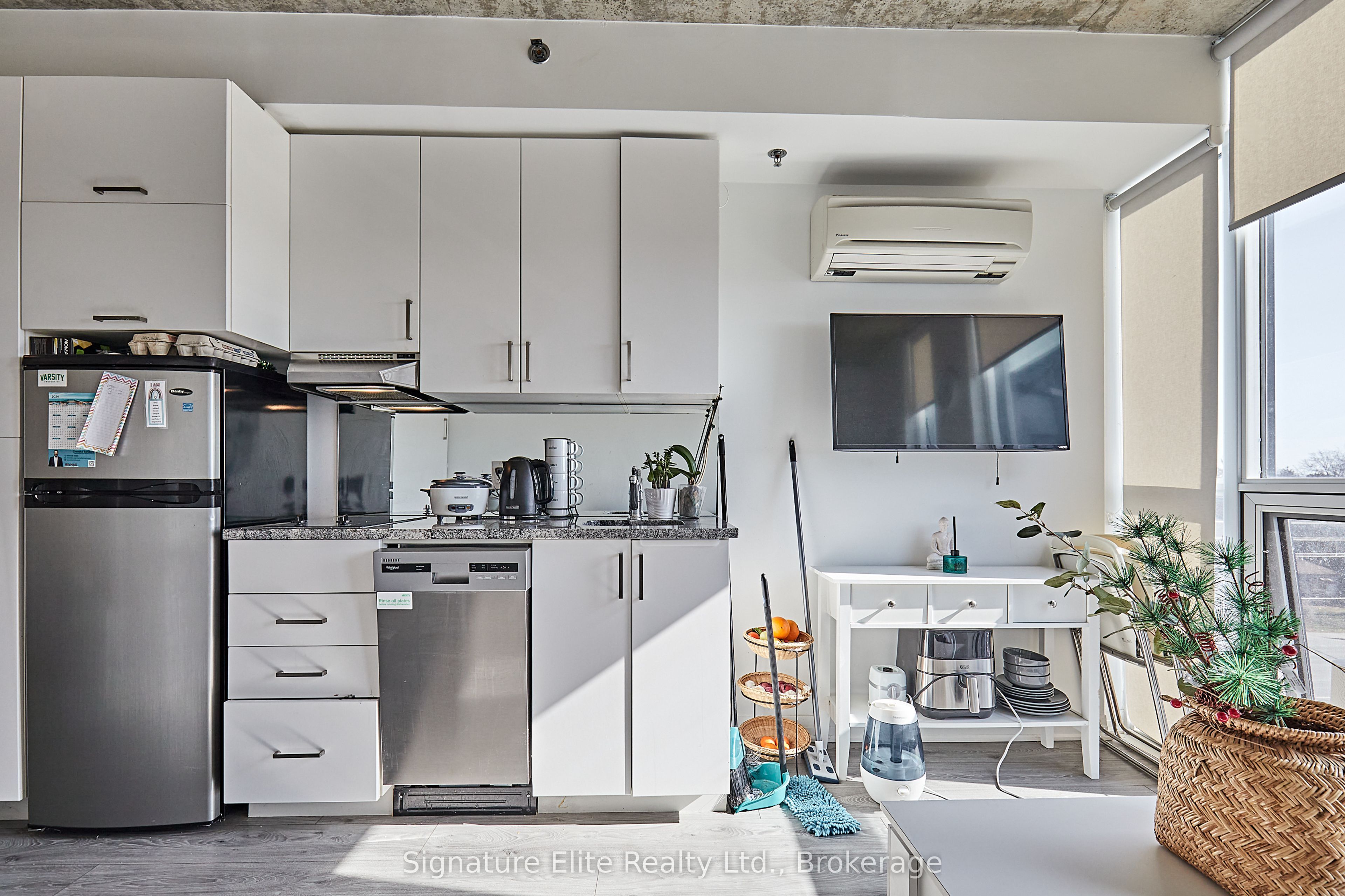 1900 Simcoe Street N 539 Property Photo 2