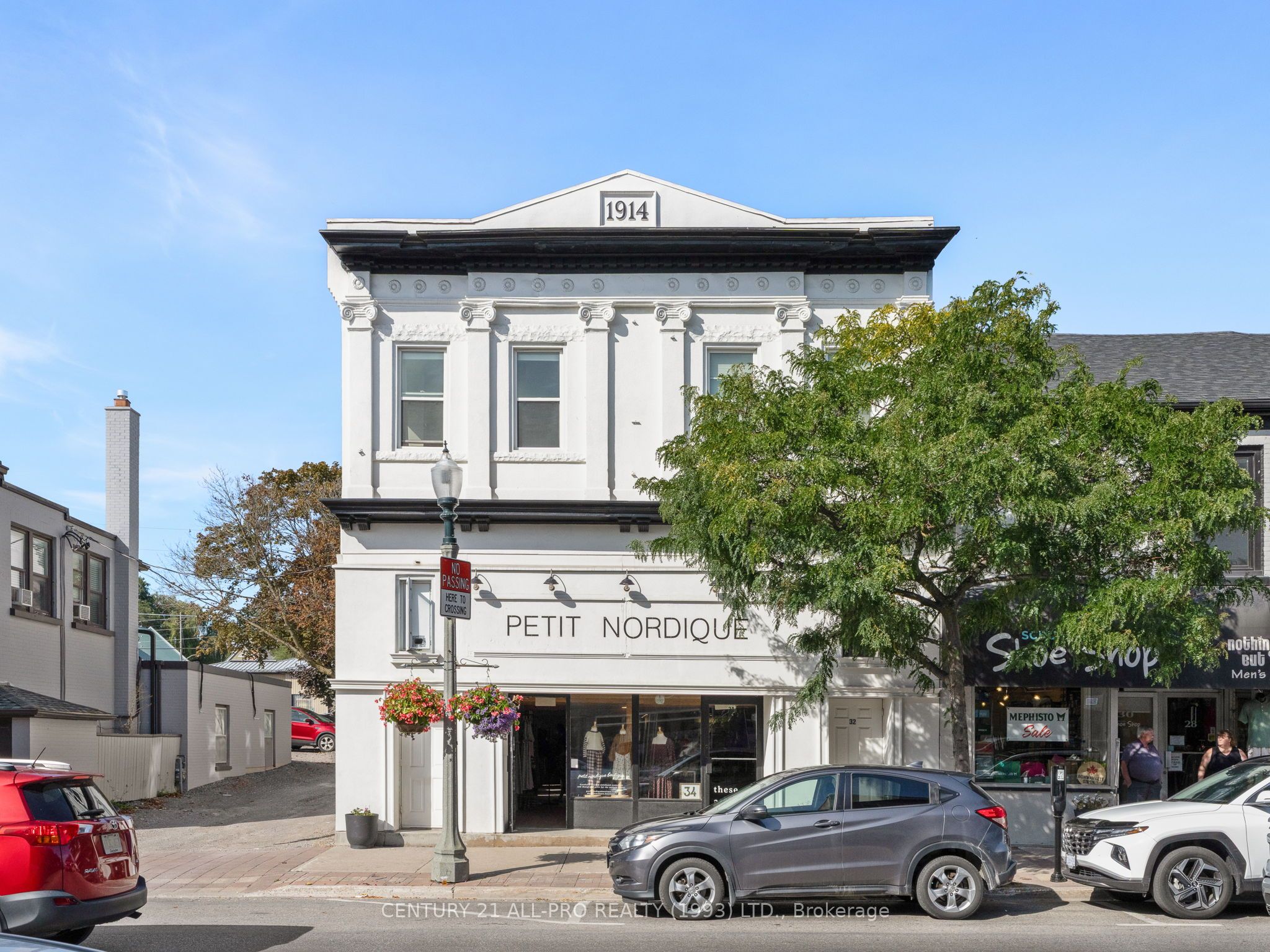 34 W King Street W Property Photo 1