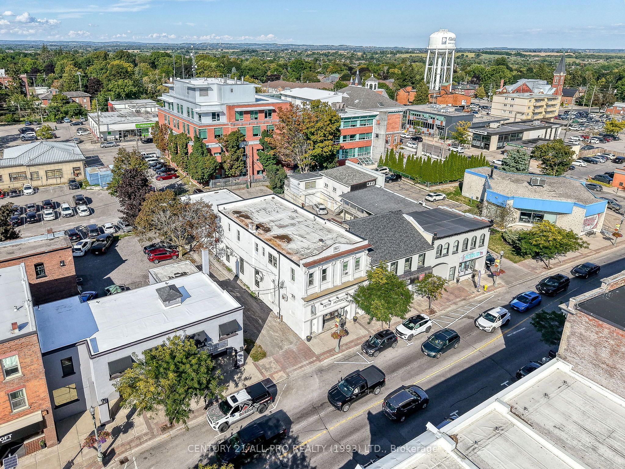 34 W King Street W Property Photo 5