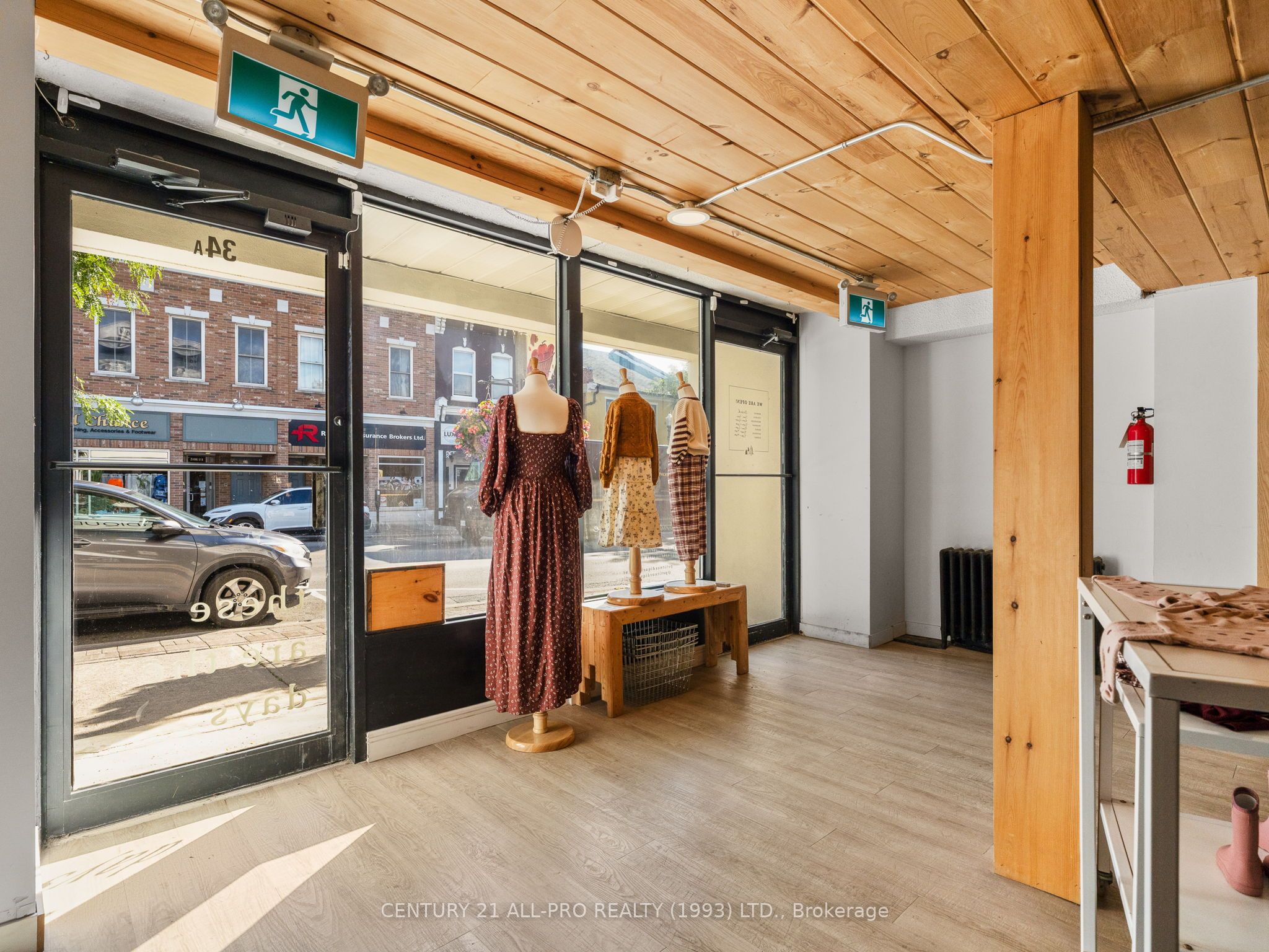 34 W King Street W Property Photo 10