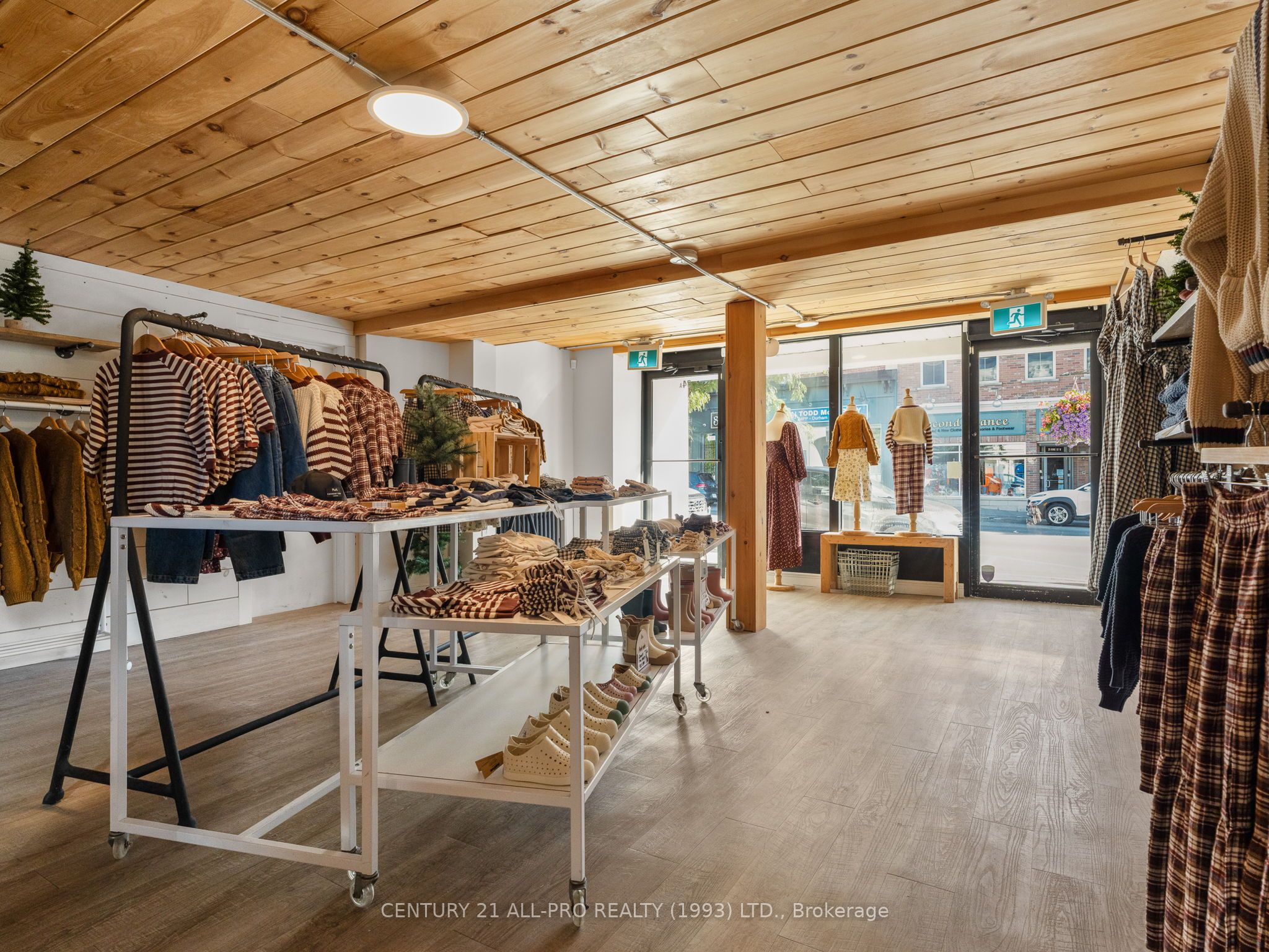 34 W King Street W Property Photo 11