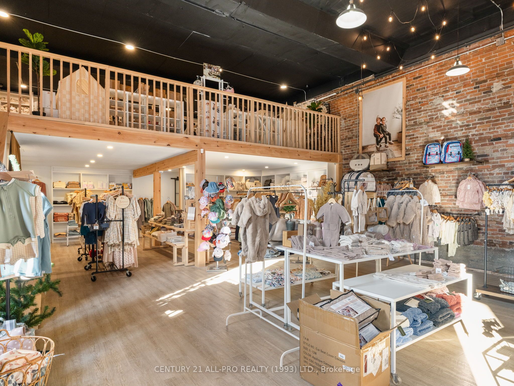 34 W King Street W Property Photo 15