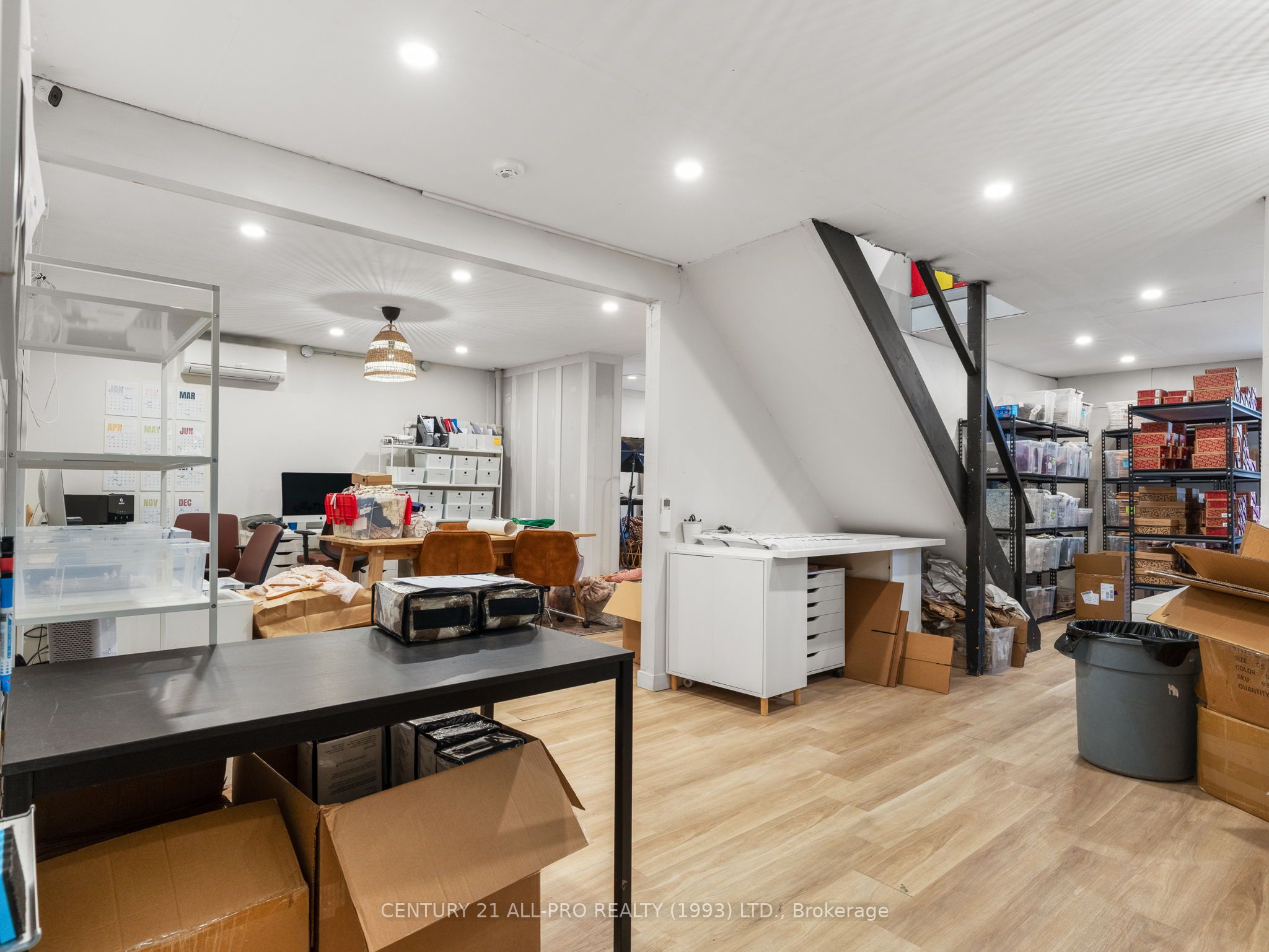 34 W King Street W Property Photo 20