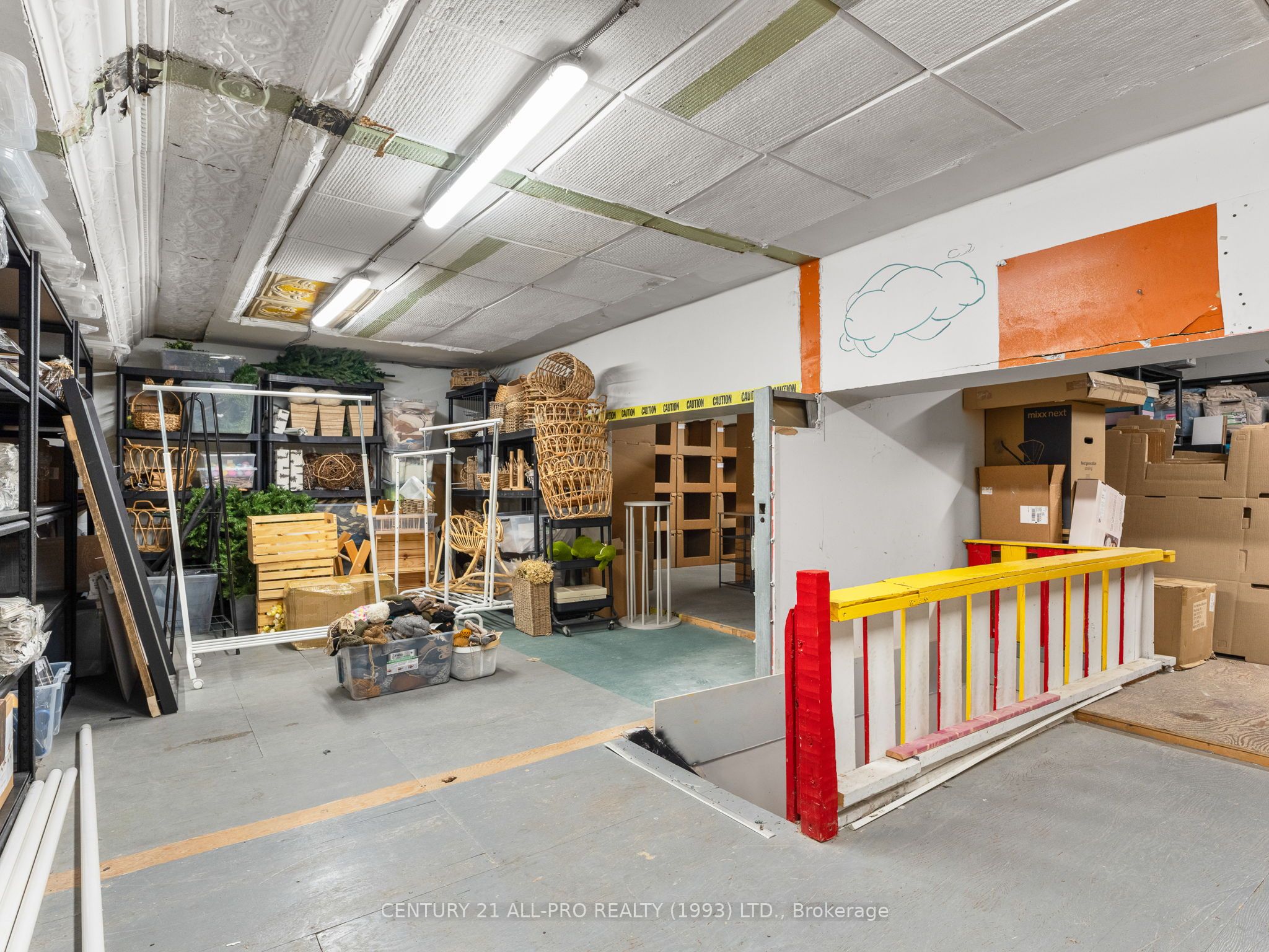 34 W King Street W Property Photo 24