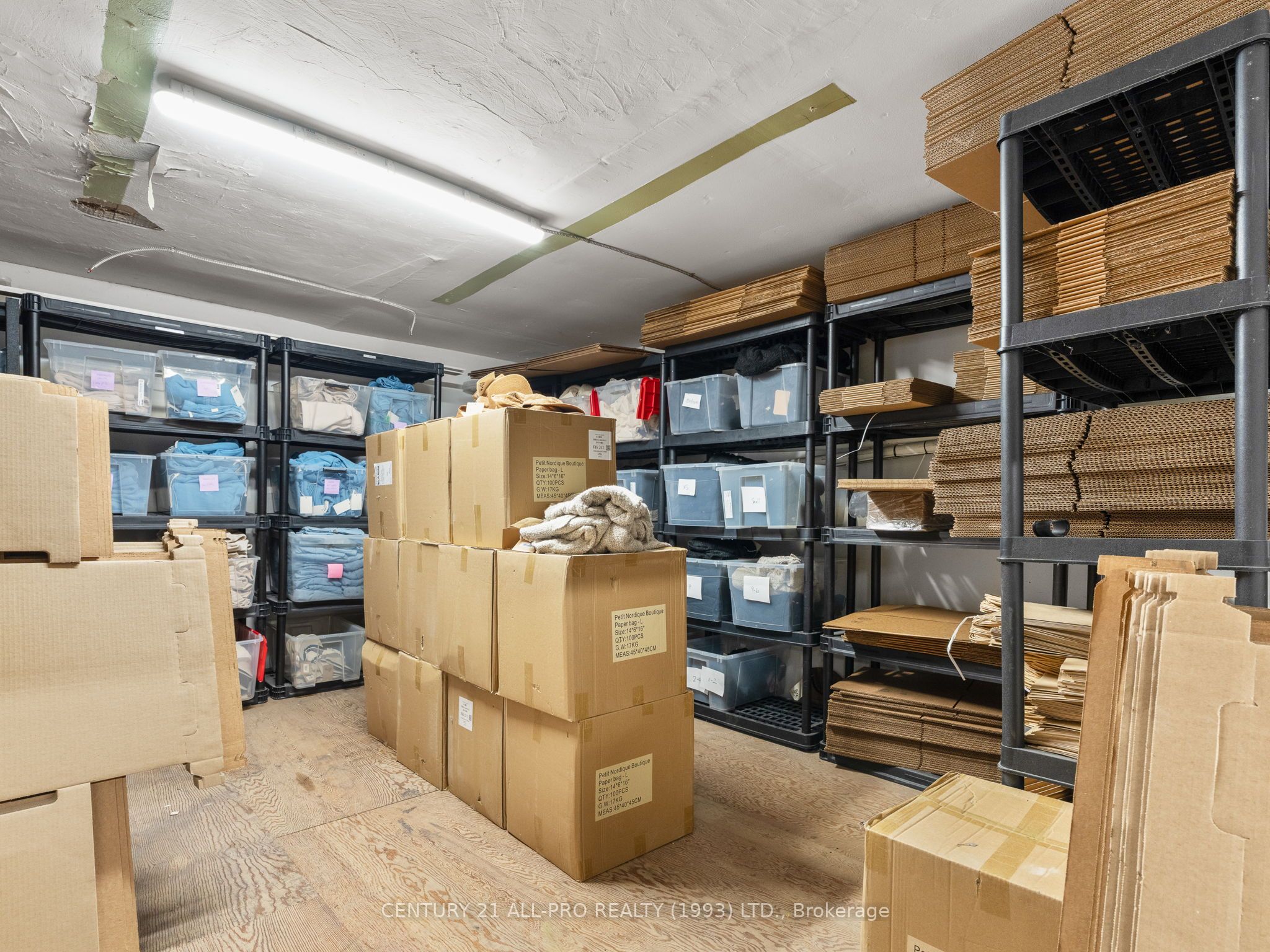 34 W King Street W Property Photo 25