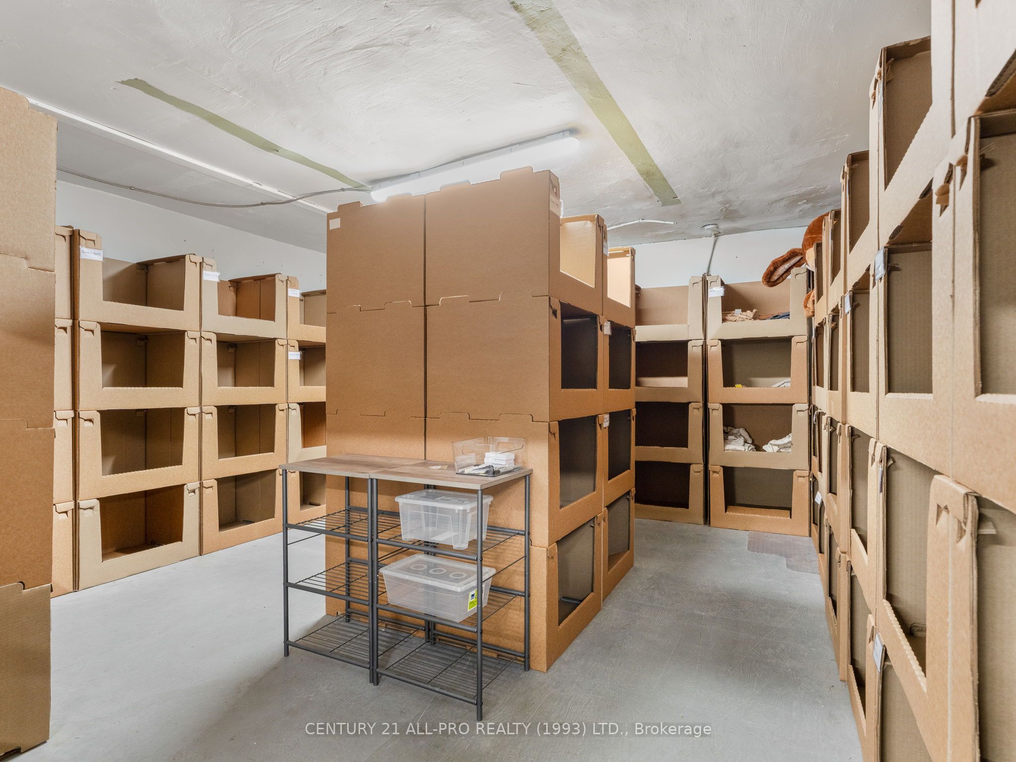 34 W King Street W Property Photo 26