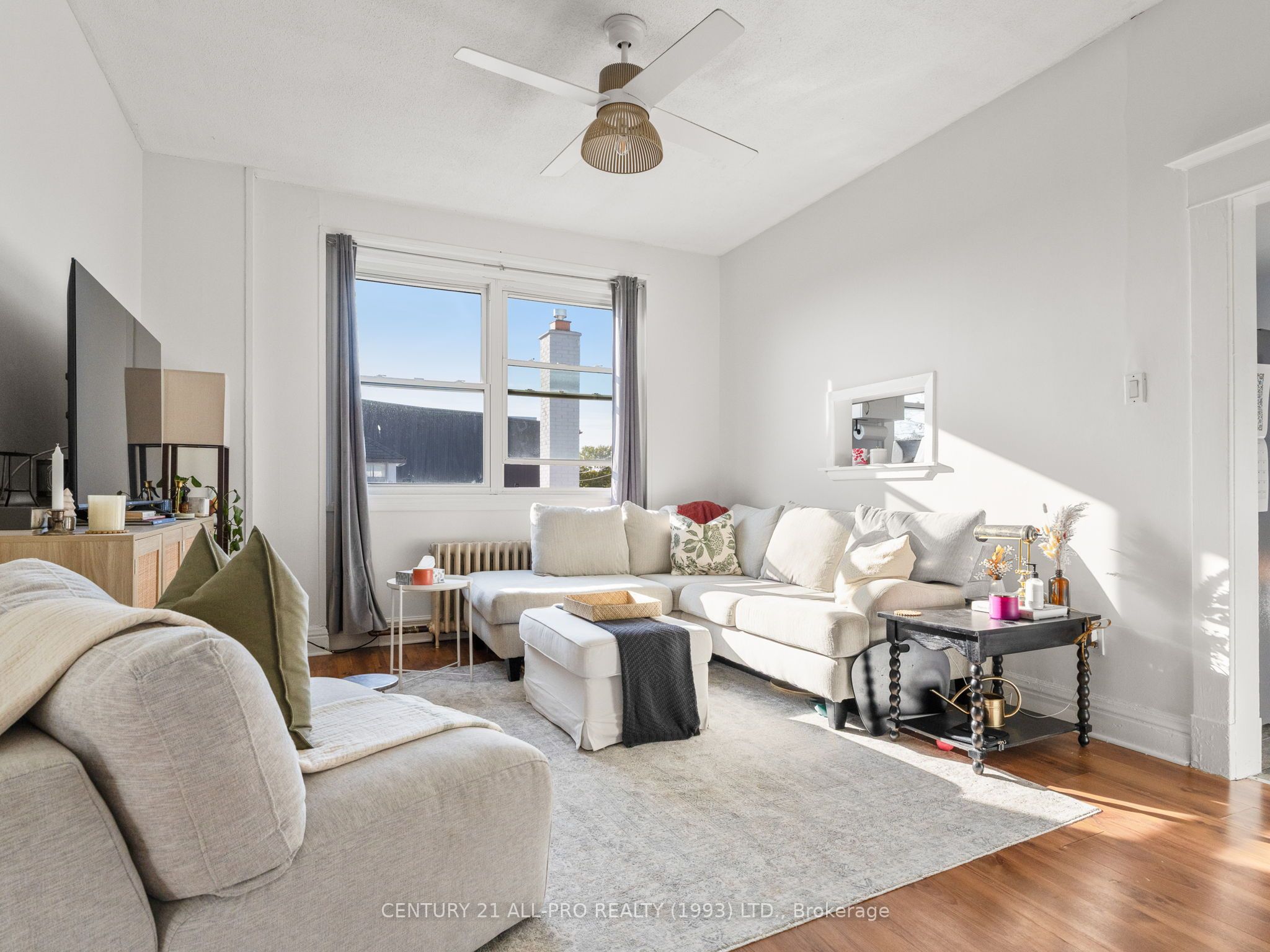 34 W King Street W Property Photo 29