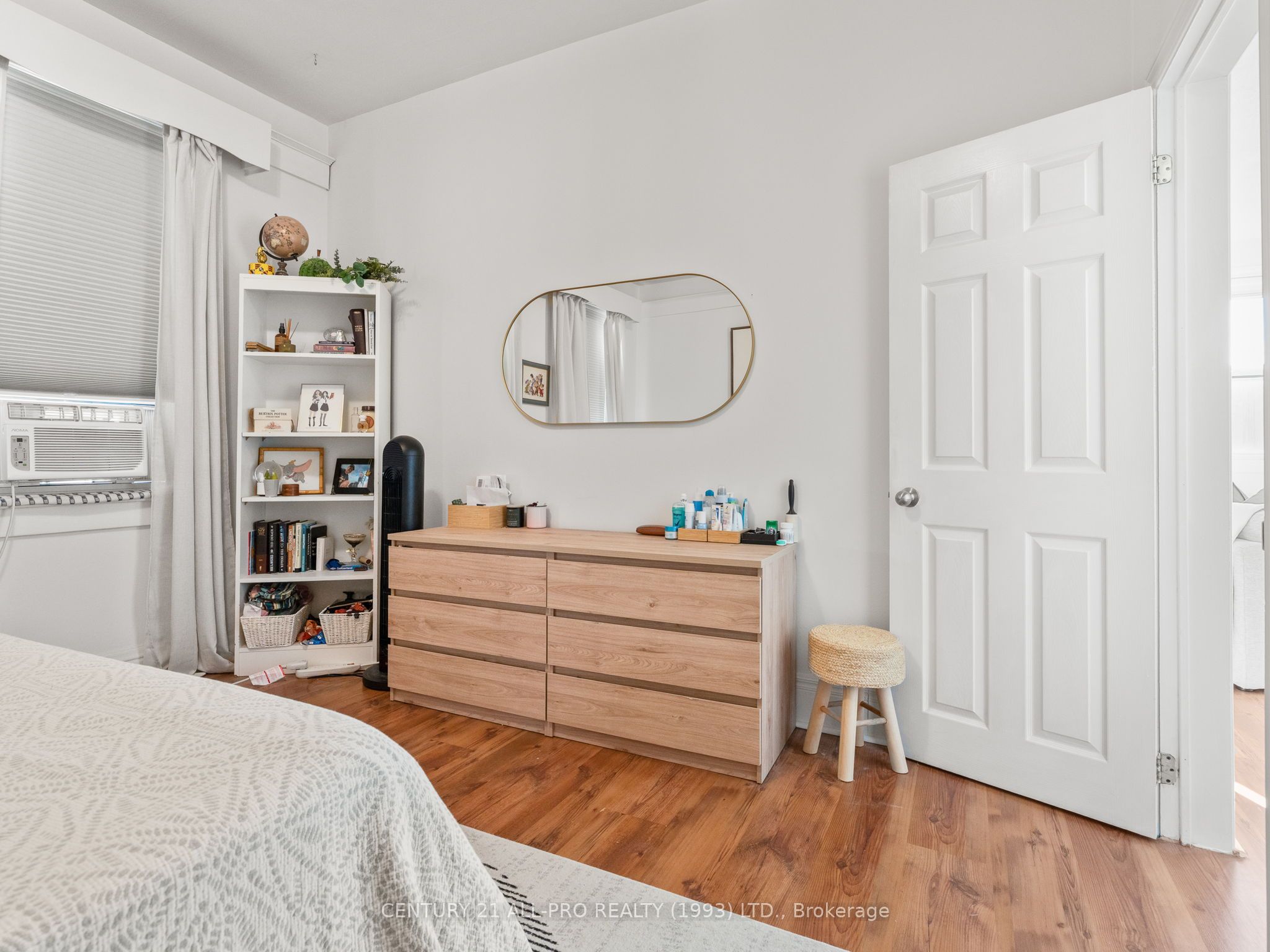 34 W King Street W Property Photo 33