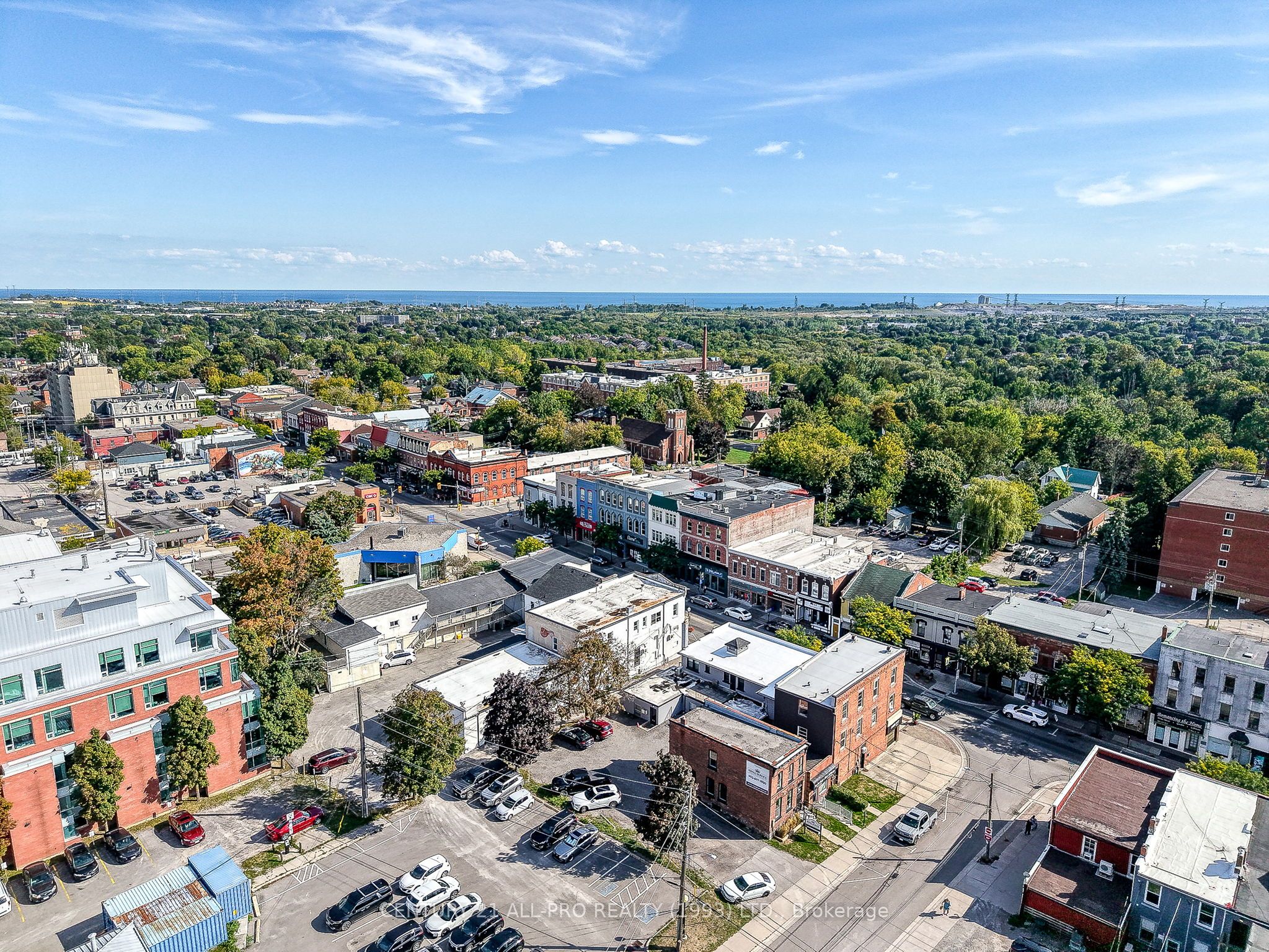 34 W King Street W Property Photo 44