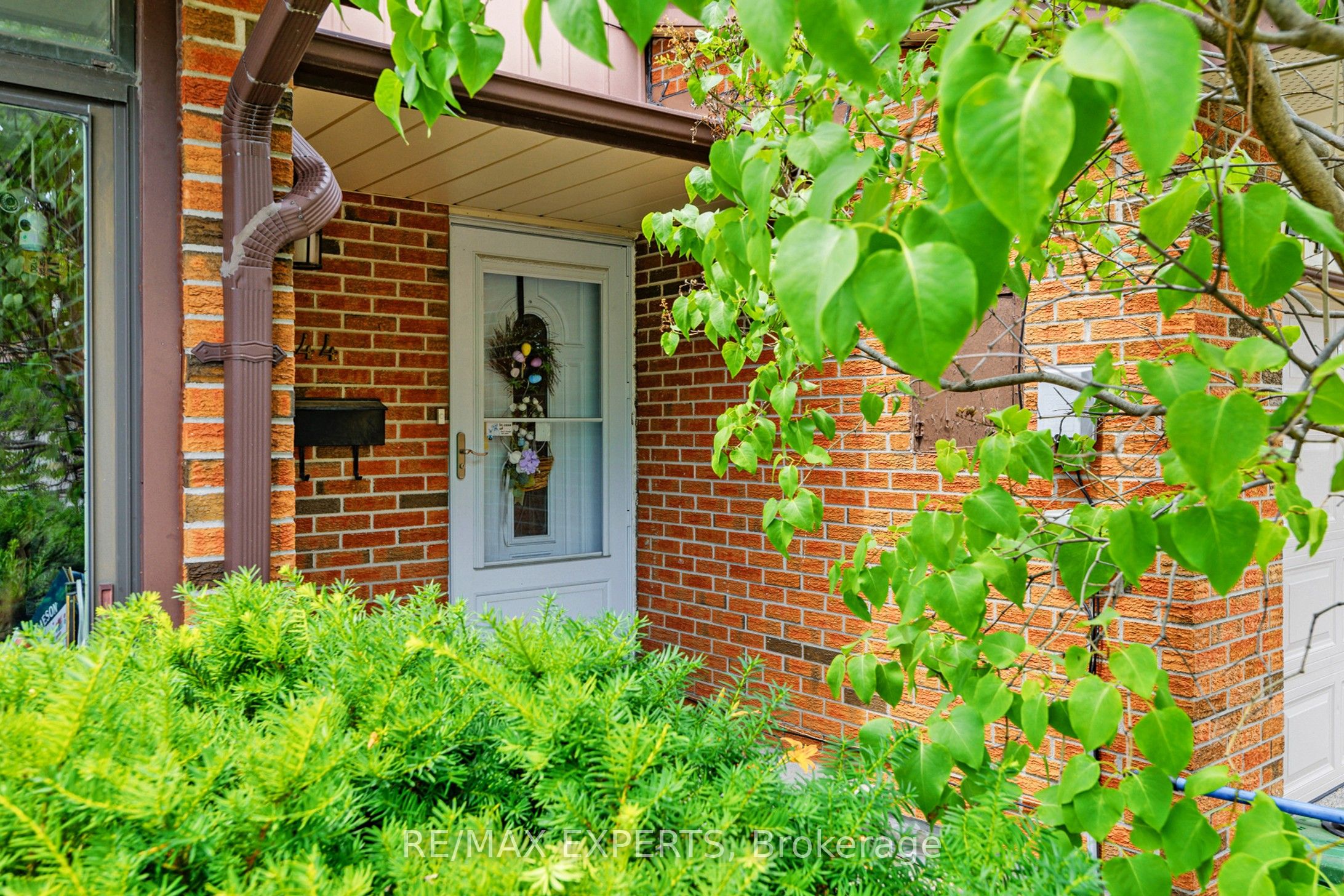 30 Dundalk Drive 44 Property Photo 4