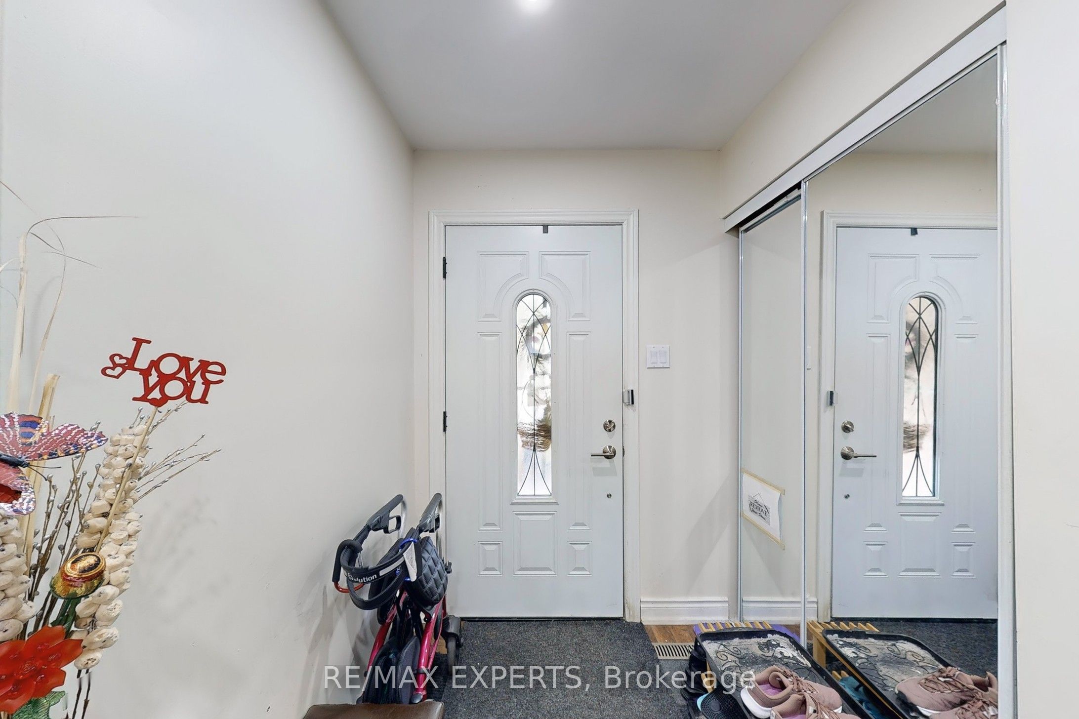 30 Dundalk Drive 44 Property Photo 6