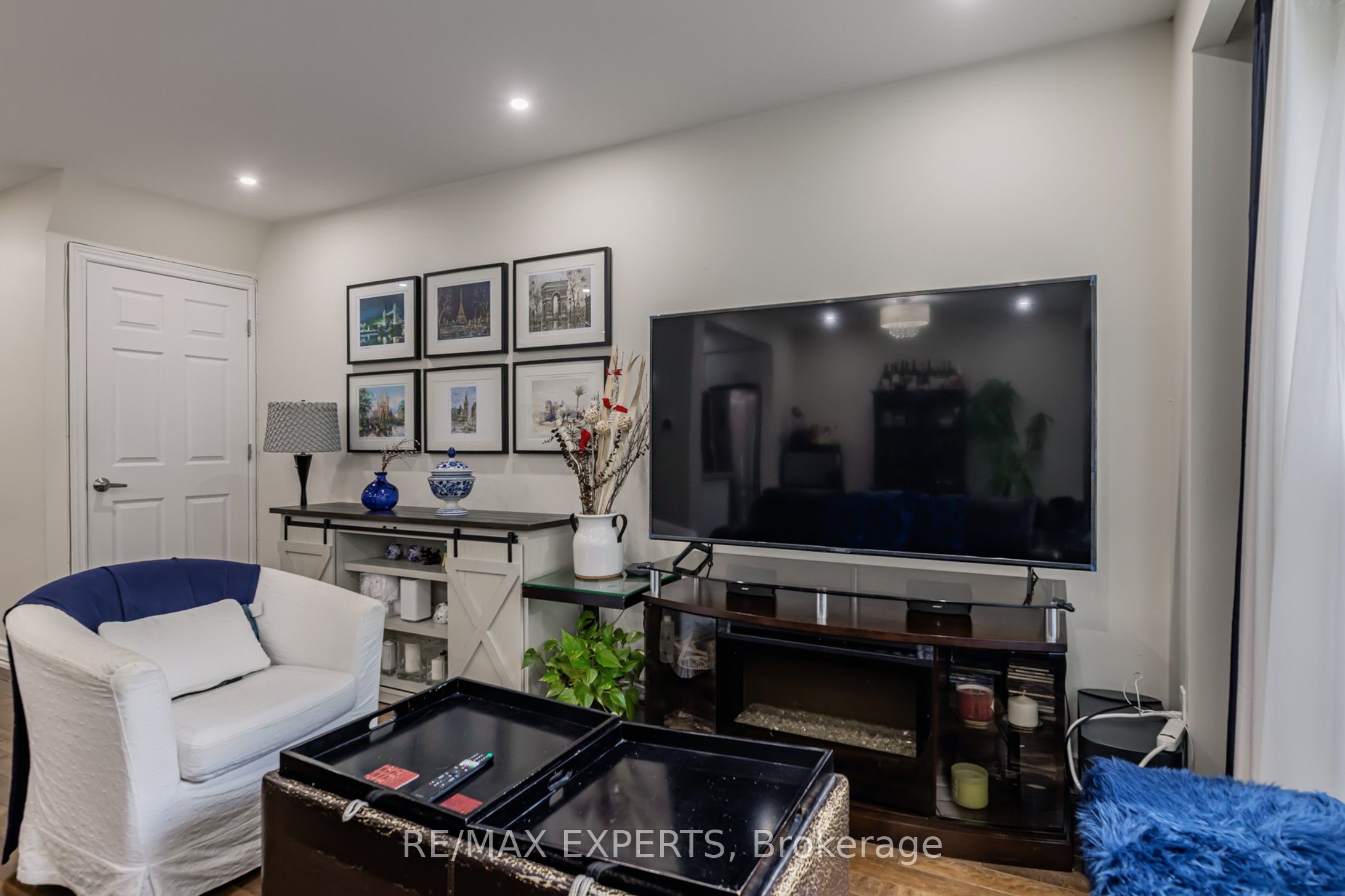 30 Dundalk Drive 44 Property Photo 8