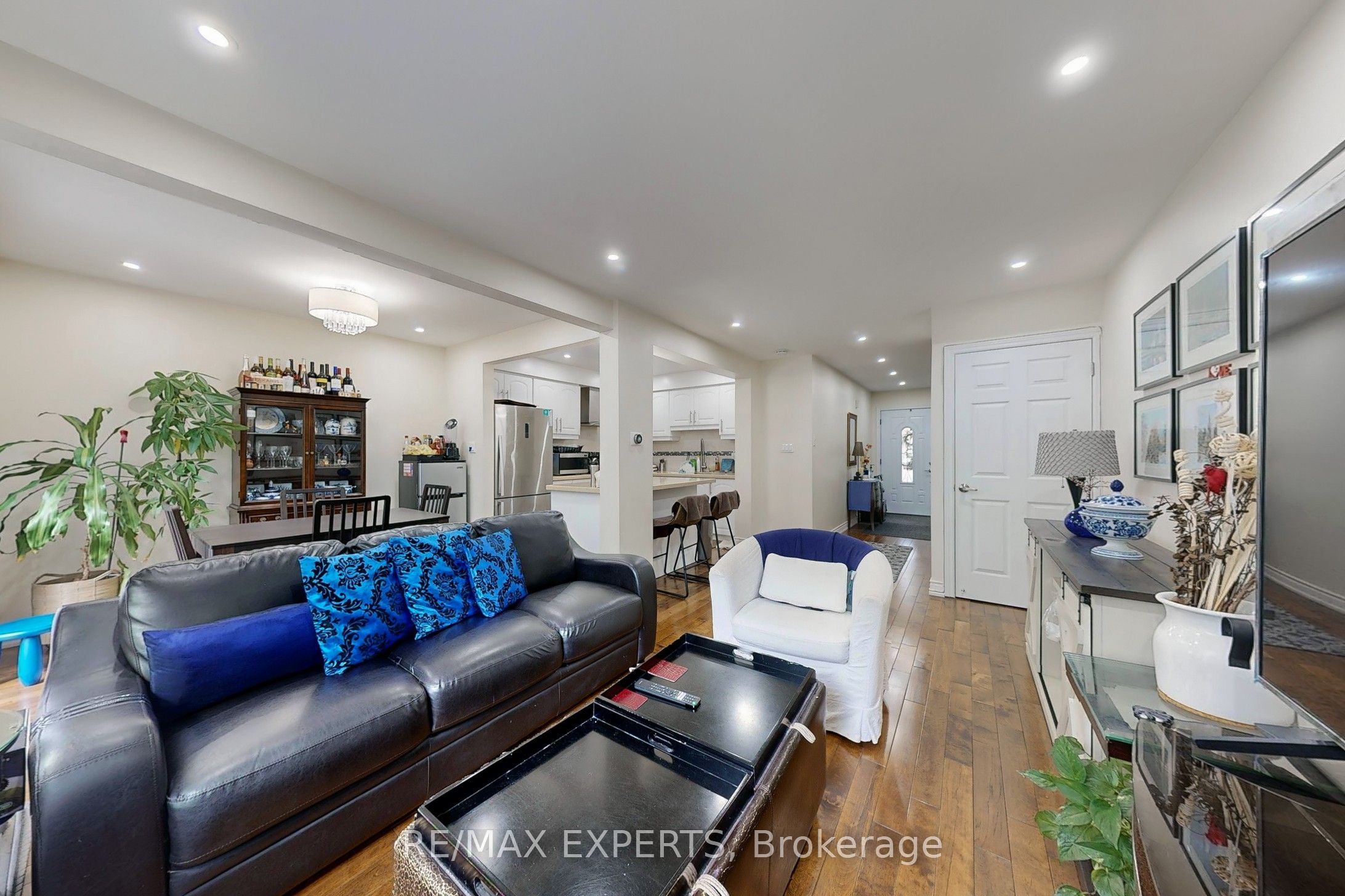 30 Dundalk Drive 44 Property Photo 9