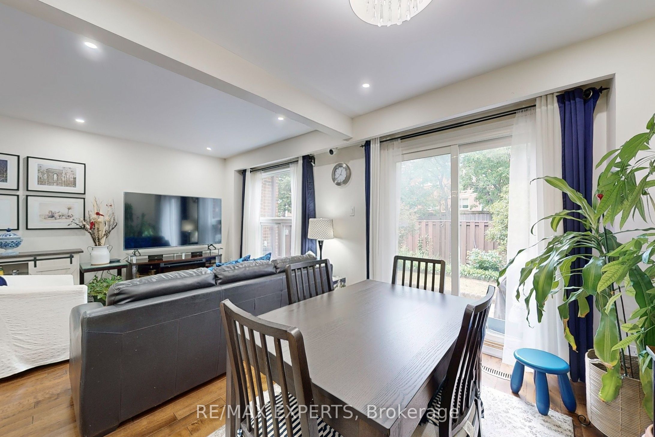 30 Dundalk Drive 44 Property Photo 10