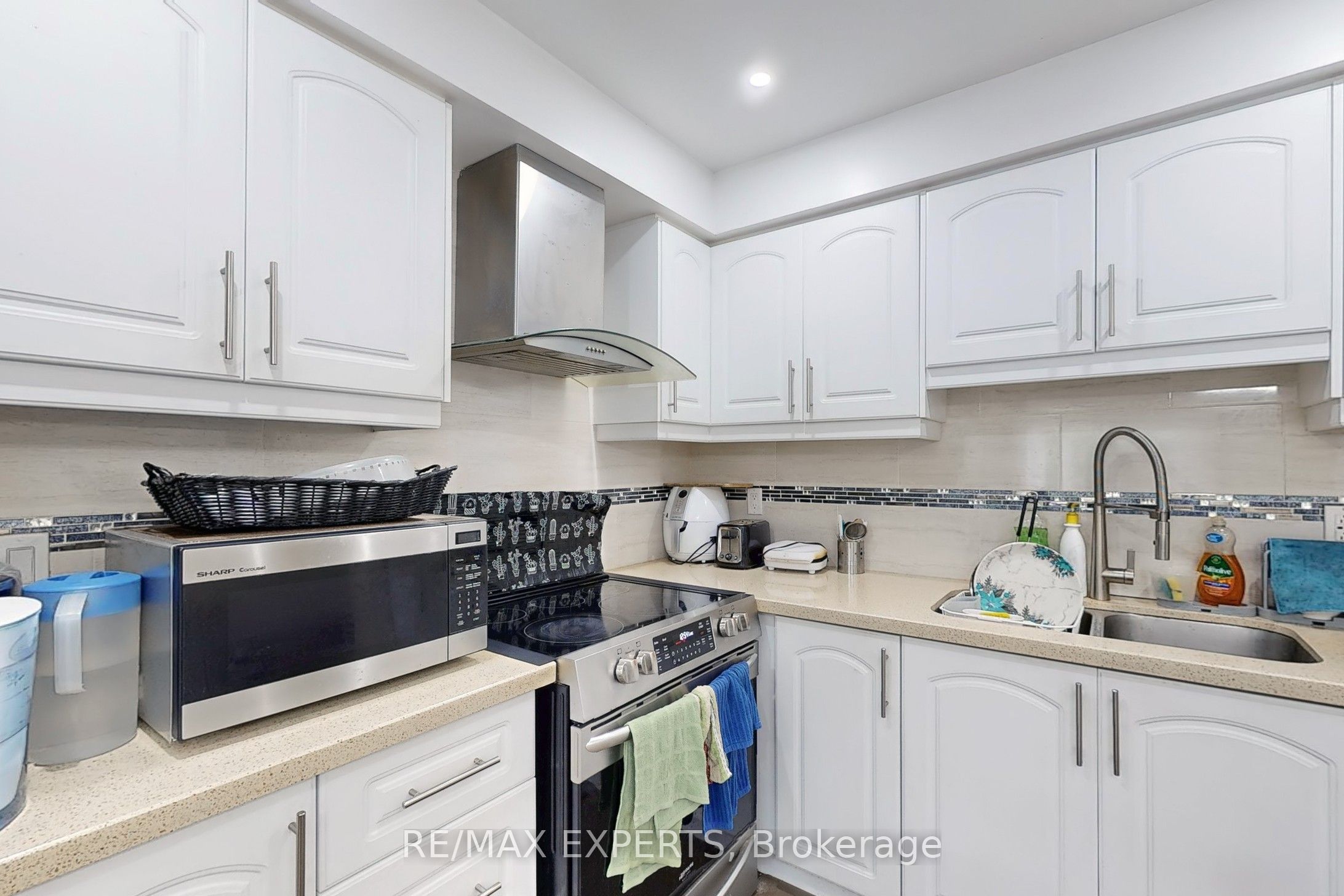 30 Dundalk Drive 44 Property Photo 14