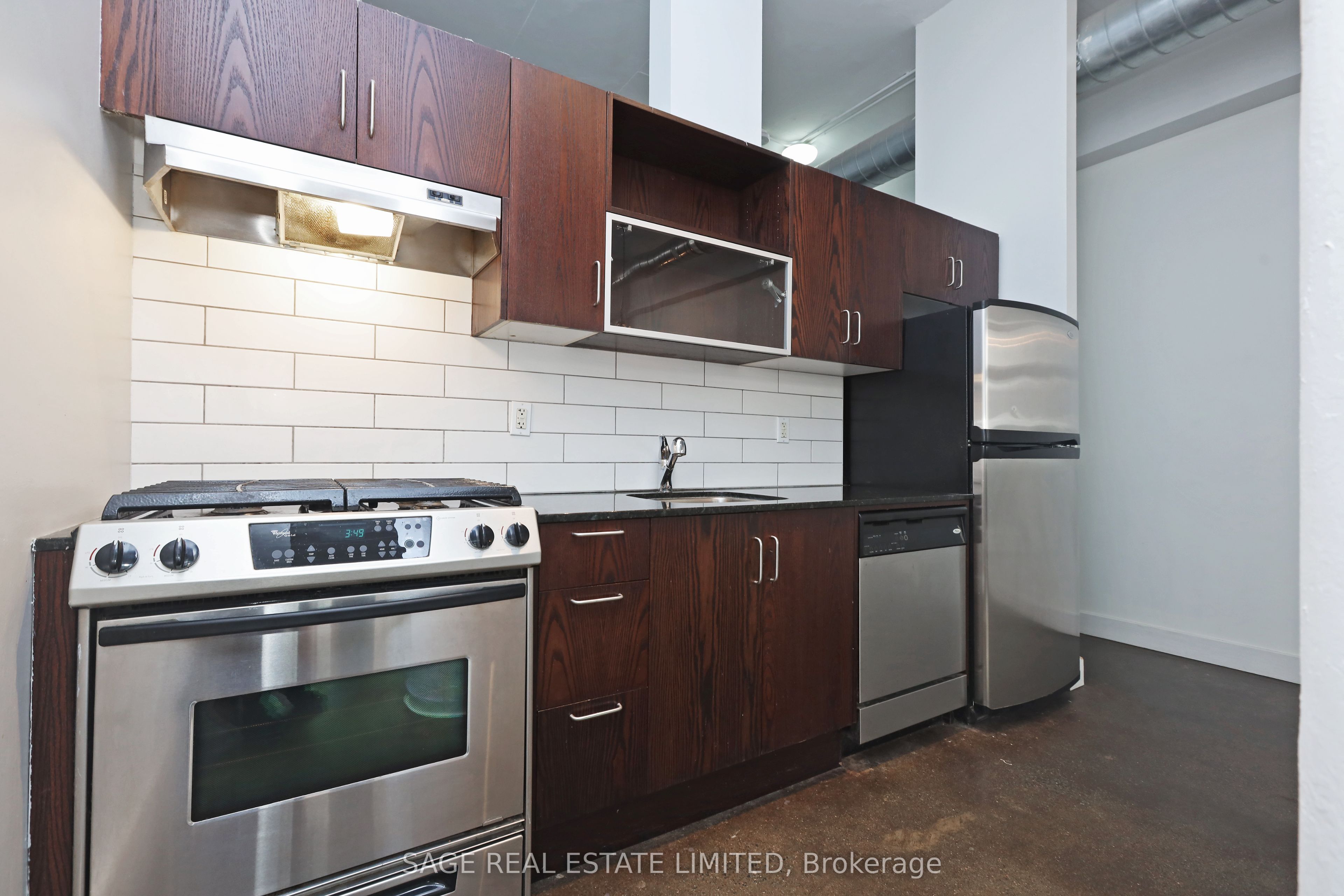 233 Carlaw Avenue 310 Property Photo 8