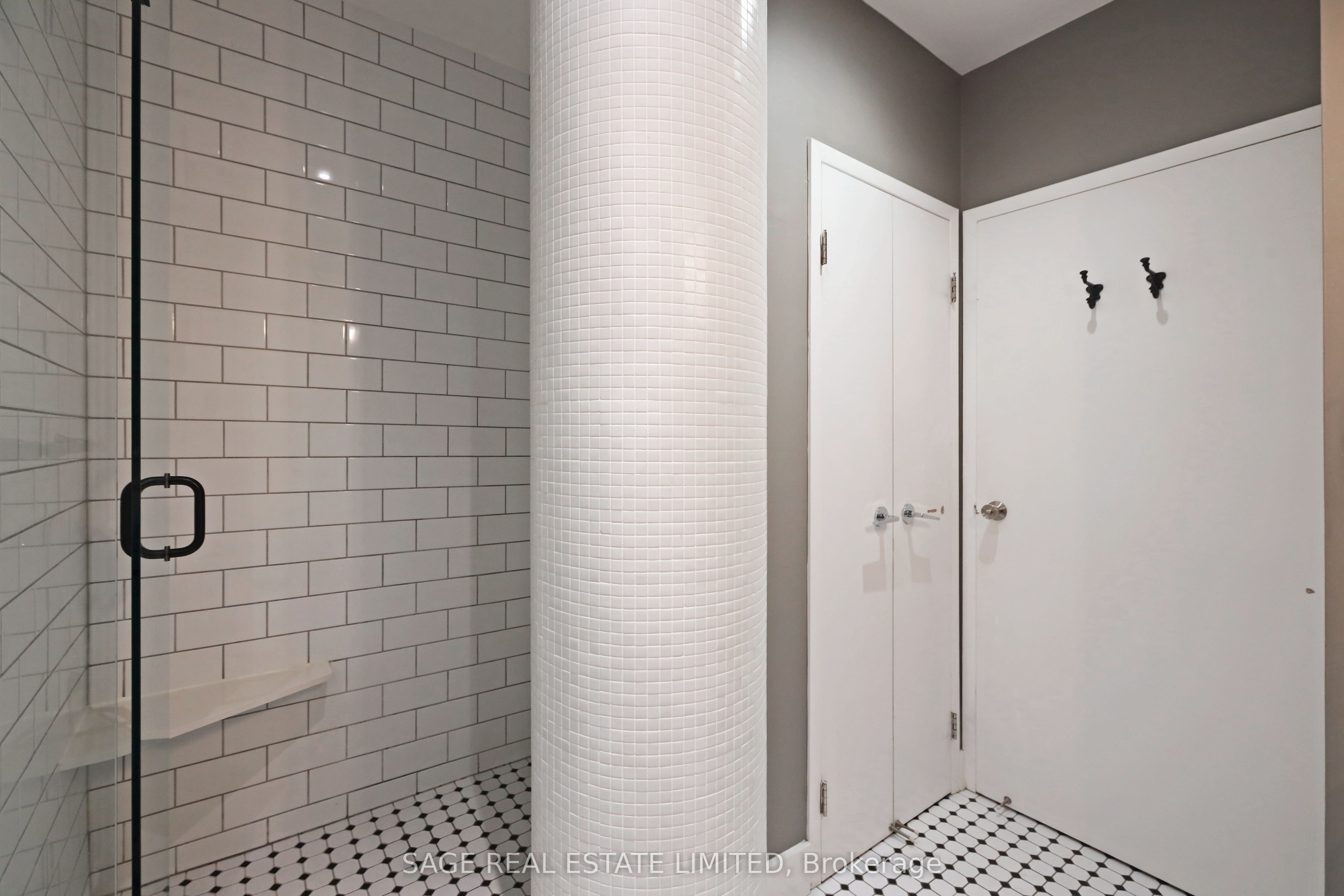 233 Carlaw Avenue 310 Property Photo 12