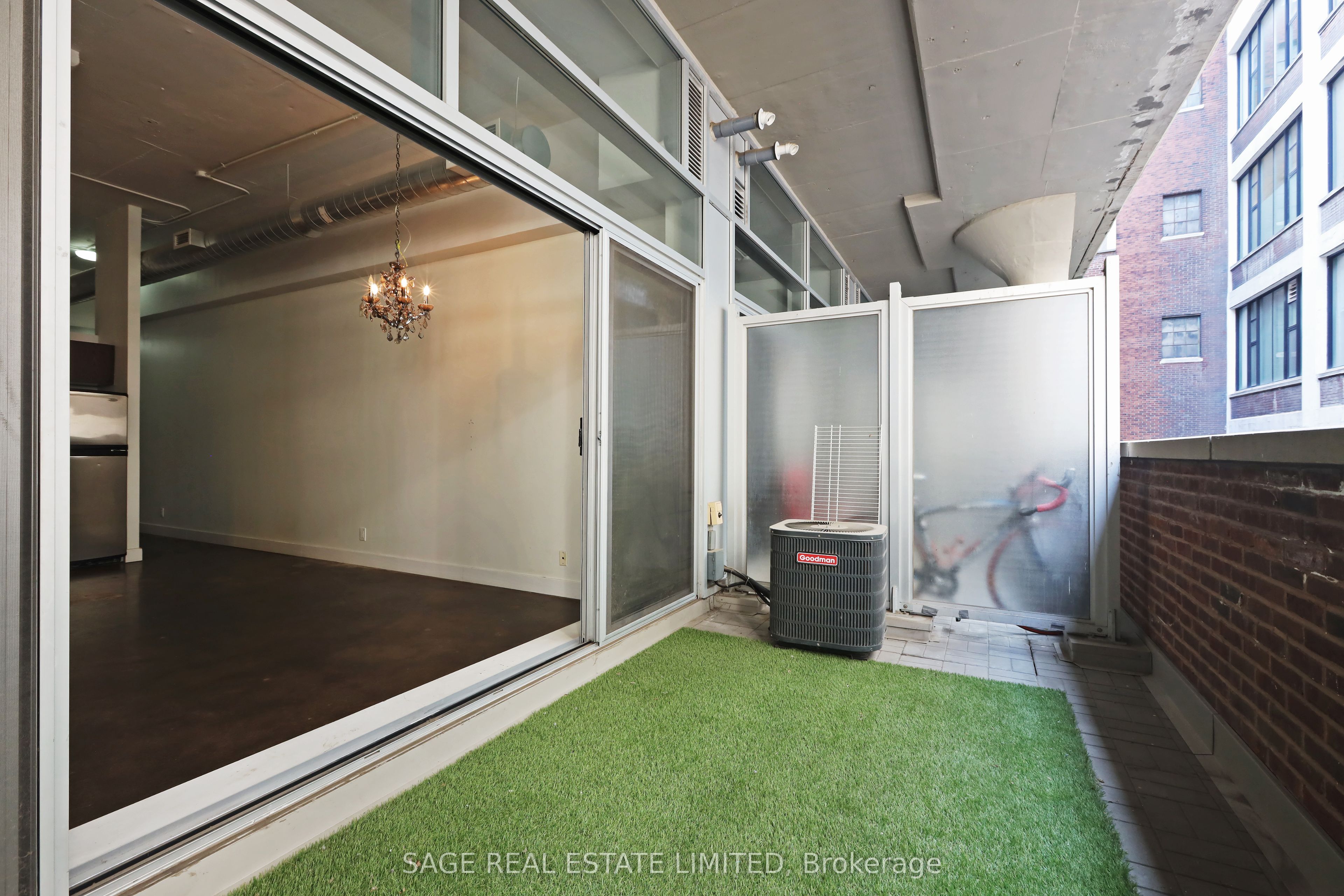 233 Carlaw Avenue 310 Property Photo 14