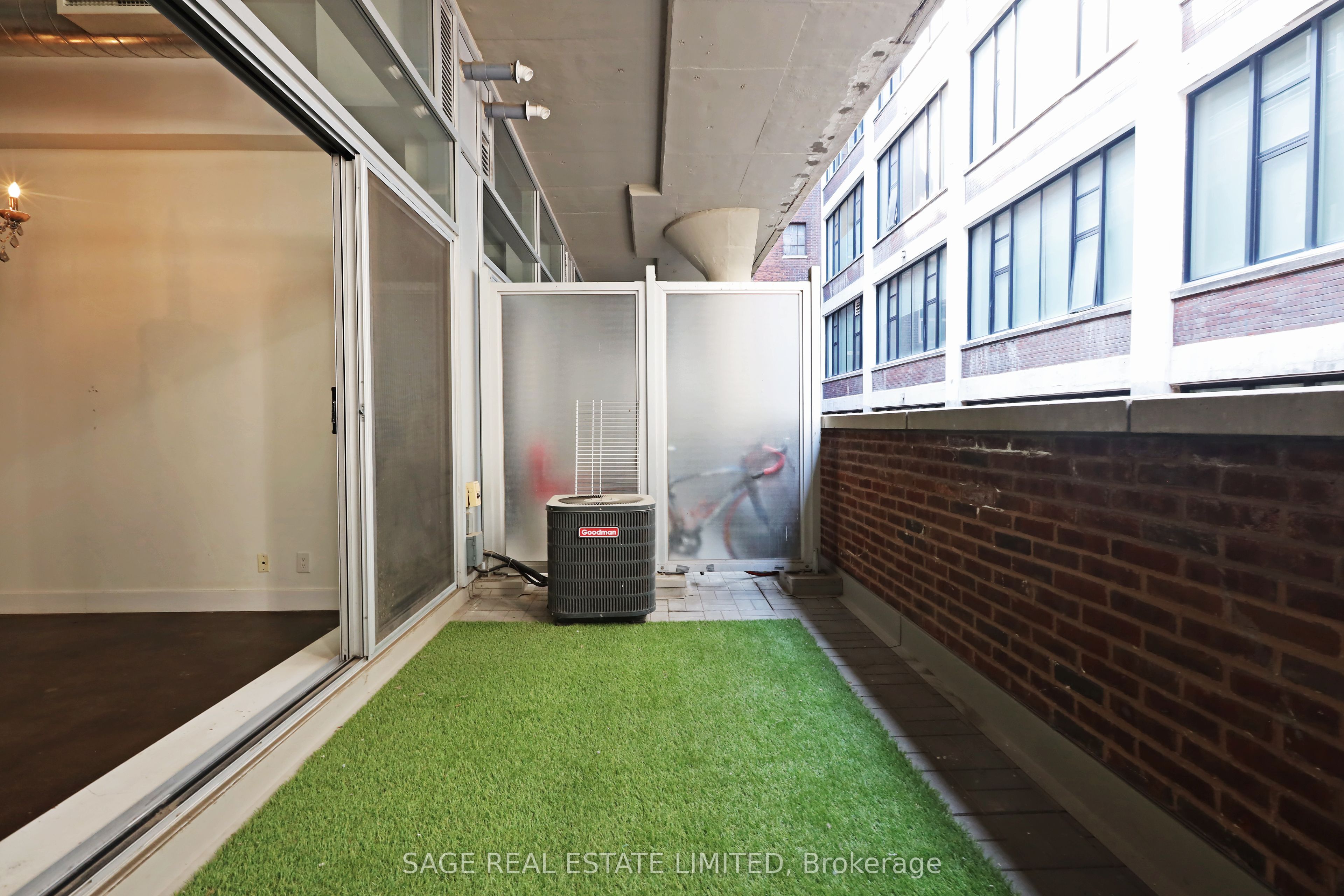 233 Carlaw Avenue 310 Property Photo 15