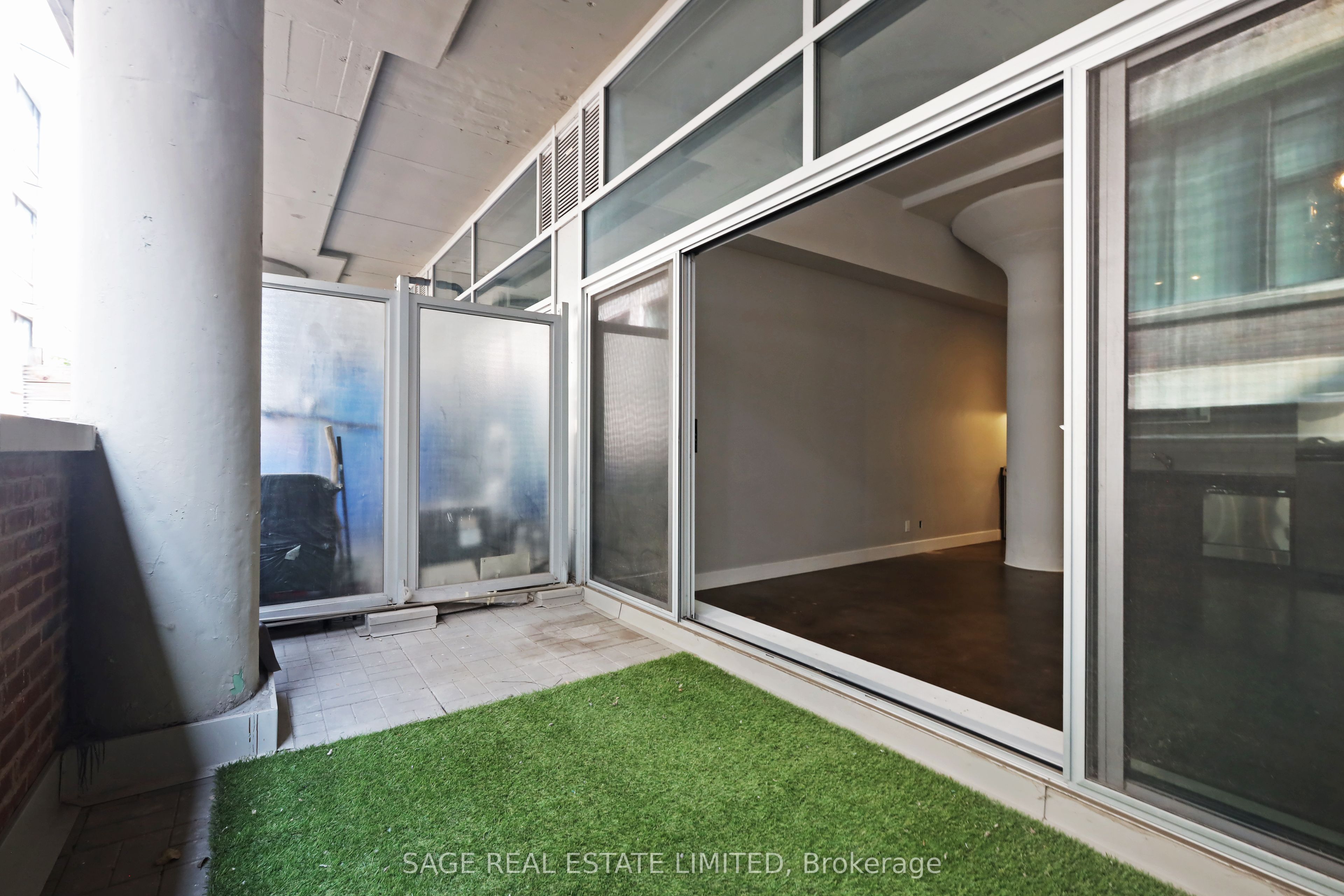 233 Carlaw Avenue 310 Property Photo 17