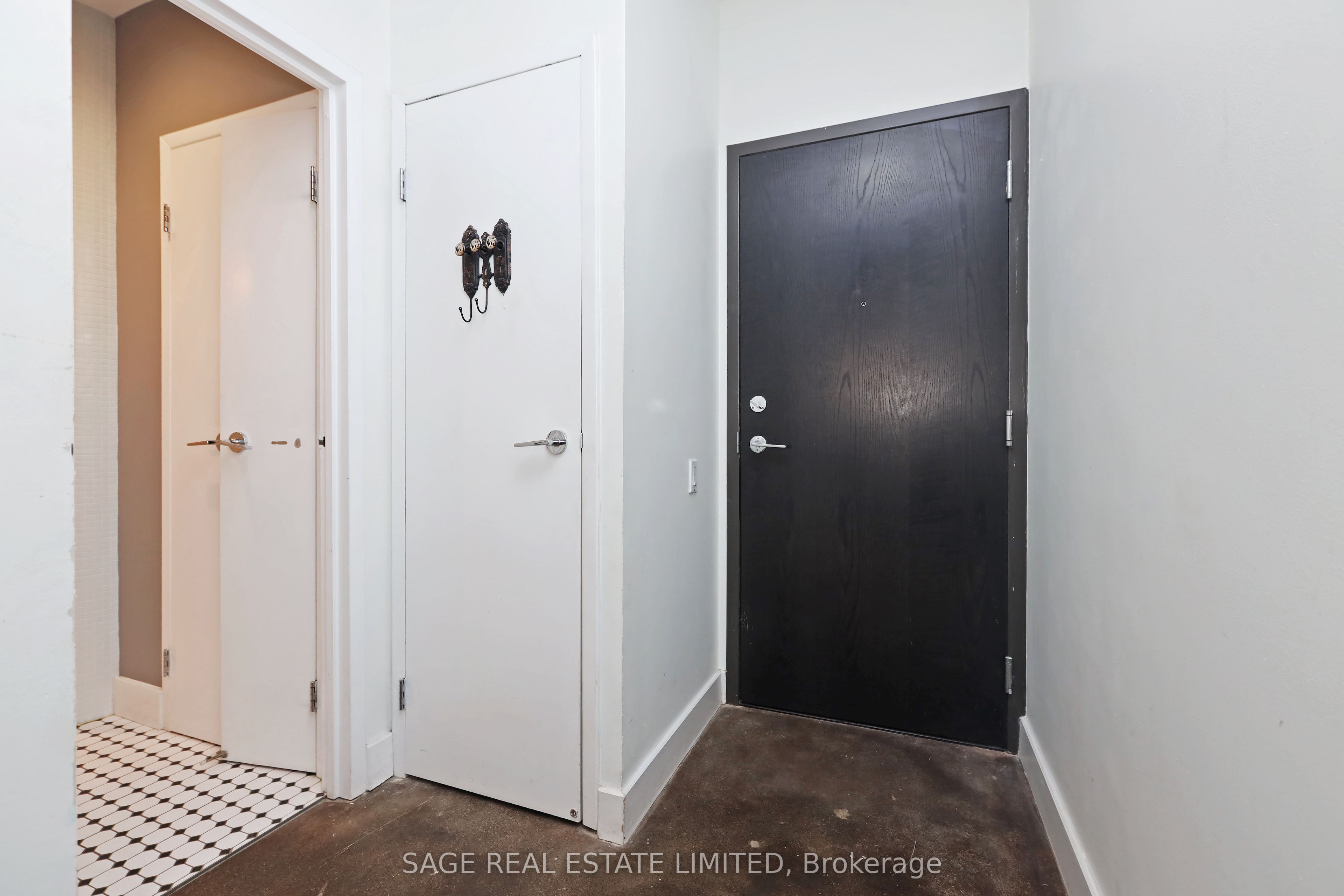 233 Carlaw Avenue 310 Property Photo 18