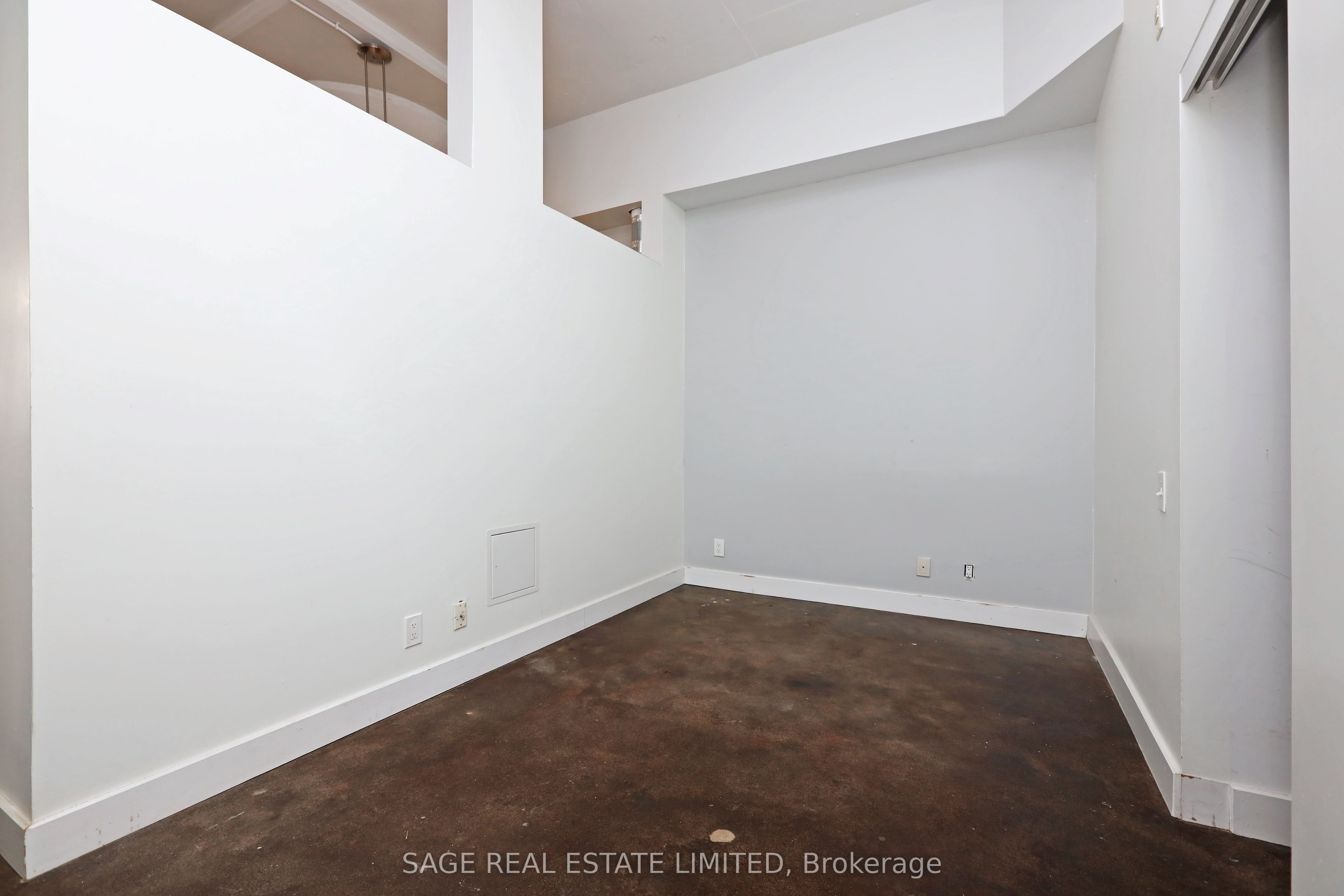 233 Carlaw Avenue 310 Property Photo 21