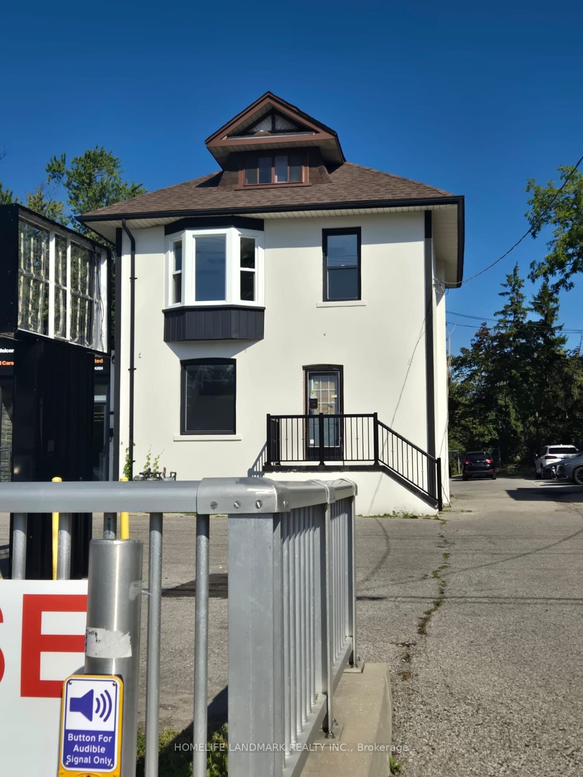 4142B Sheppard Avenue E Property Photo 1