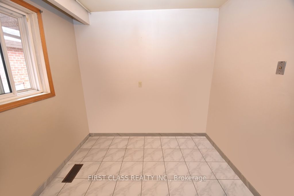 82 Gooderham Drive Property Photo 7