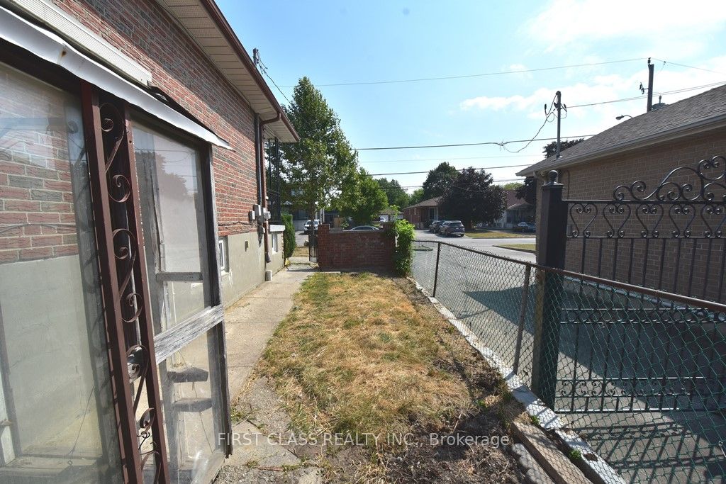 82 Gooderham Drive Property Photo 16