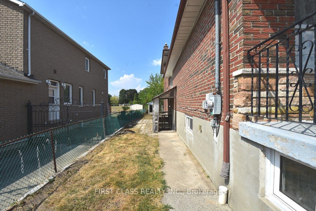 82 Gooderham Drive Property Photo 17