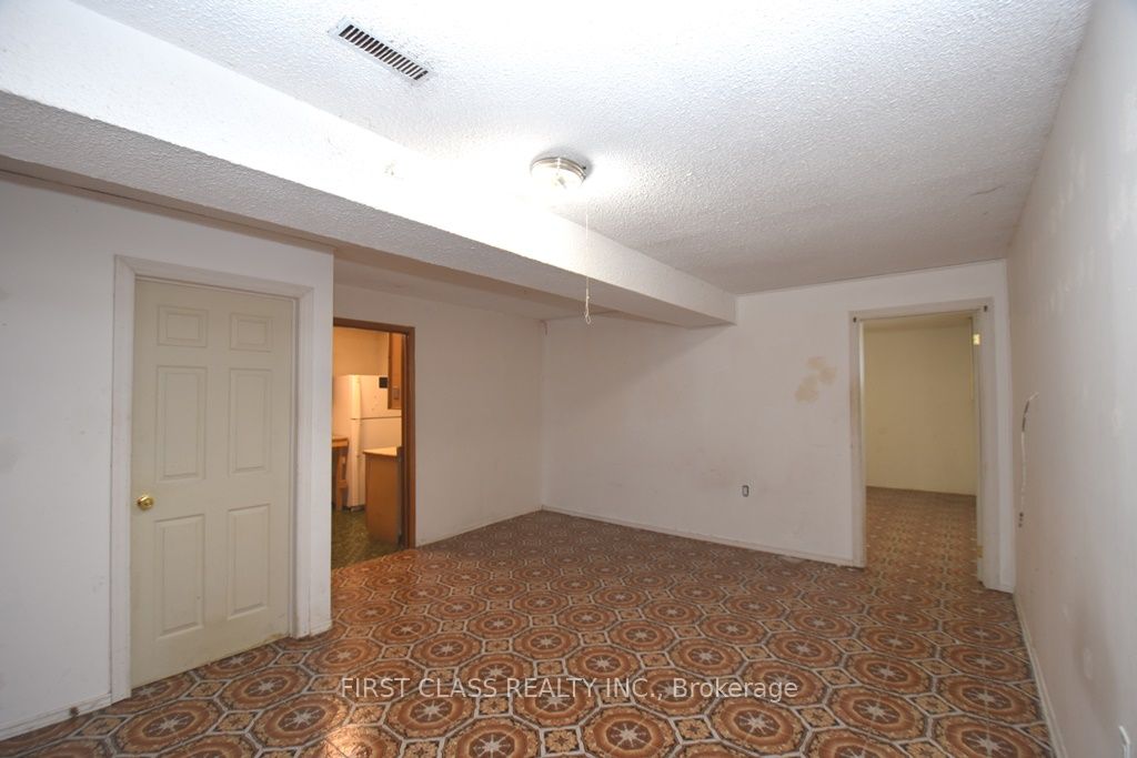 82 Gooderham Drive Property Photo 18