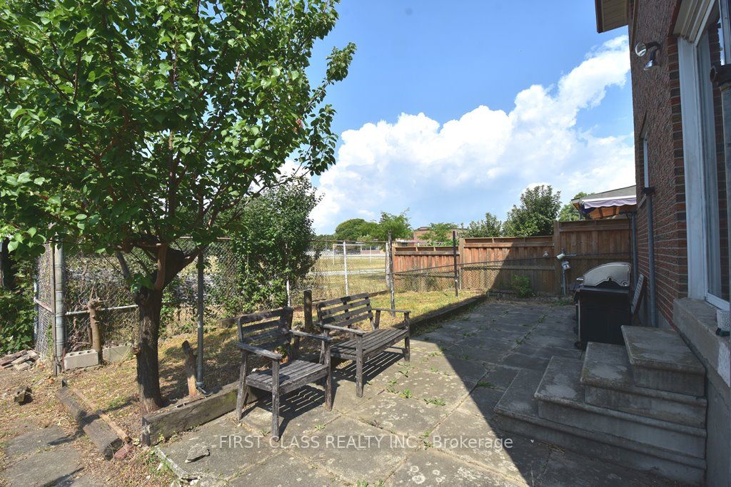 82 Gooderham Drive Property Photo 24